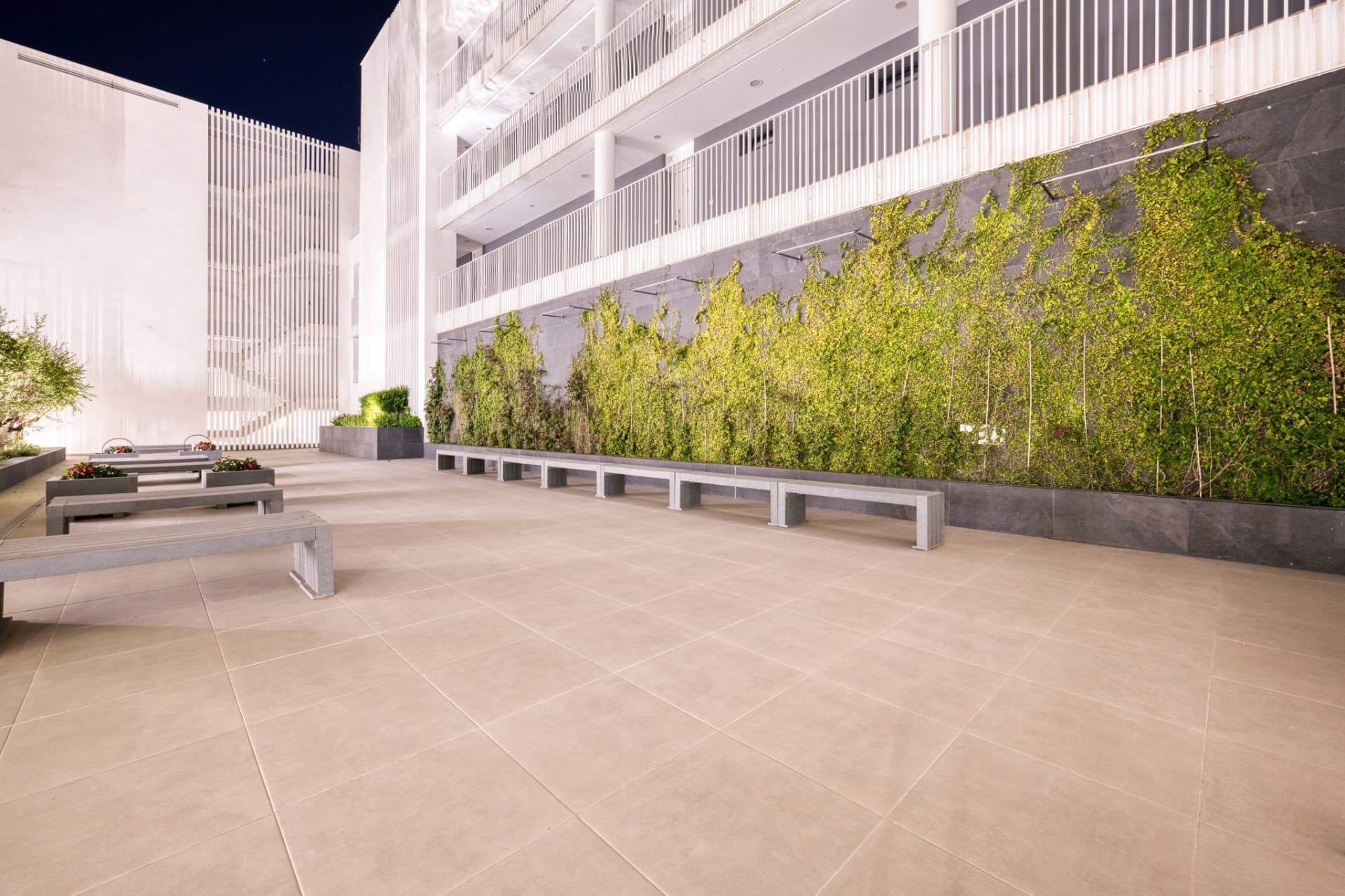 "FURNISHED" 4 BEDROOM PENTHOUSE WITH SOLARIUM IN THE CENTER OF SAN PEDRO DE ALCÁNTARA