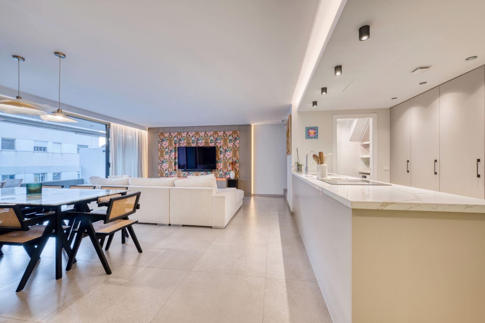 "FURNISHED" 4 BEDROOM PENTHOUSE WITH SOLARIUM IN THE CENTER OF SAN PEDRO DE ALCÁNTARA