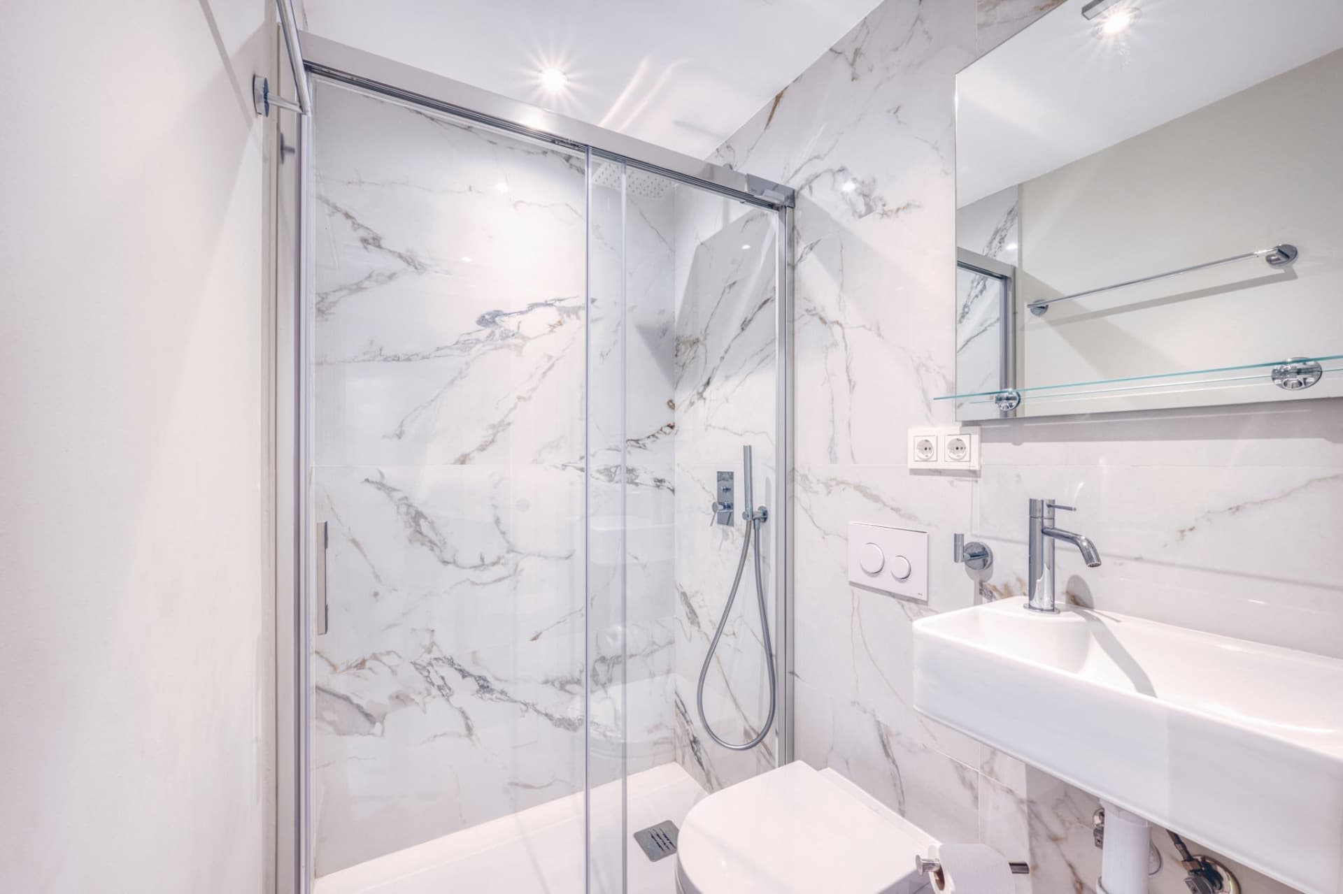 "FURNISHED" 4 BEDROOM PENTHOUSE WITH SOLARIUM IN THE CENTER OF SAN PEDRO DE ALCÁNTARA