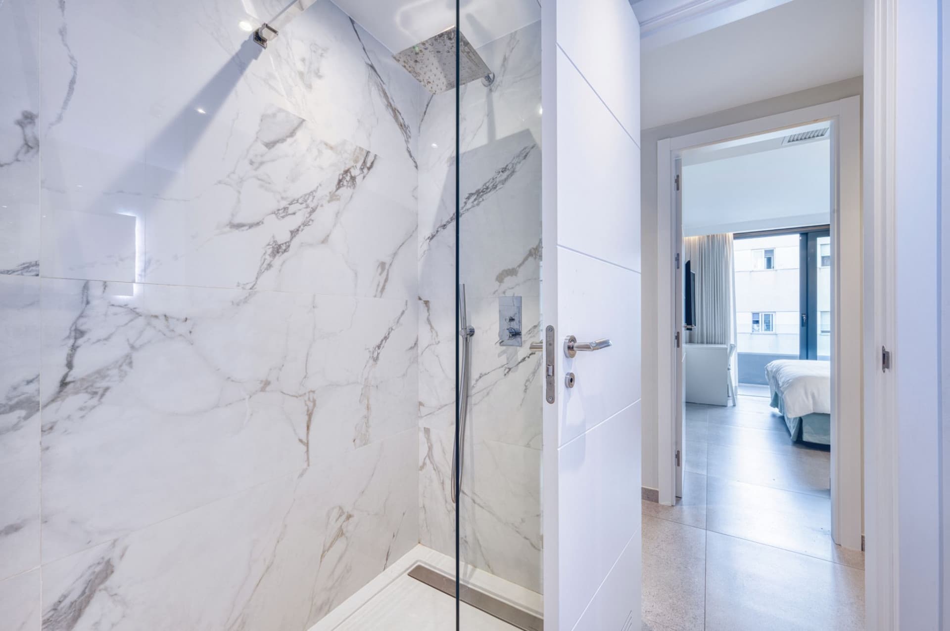 "FURNISHED" 4 BEDROOM PENTHOUSE WITH SOLARIUM IN THE CENTER OF SAN PEDRO DE ALCÁNTARA