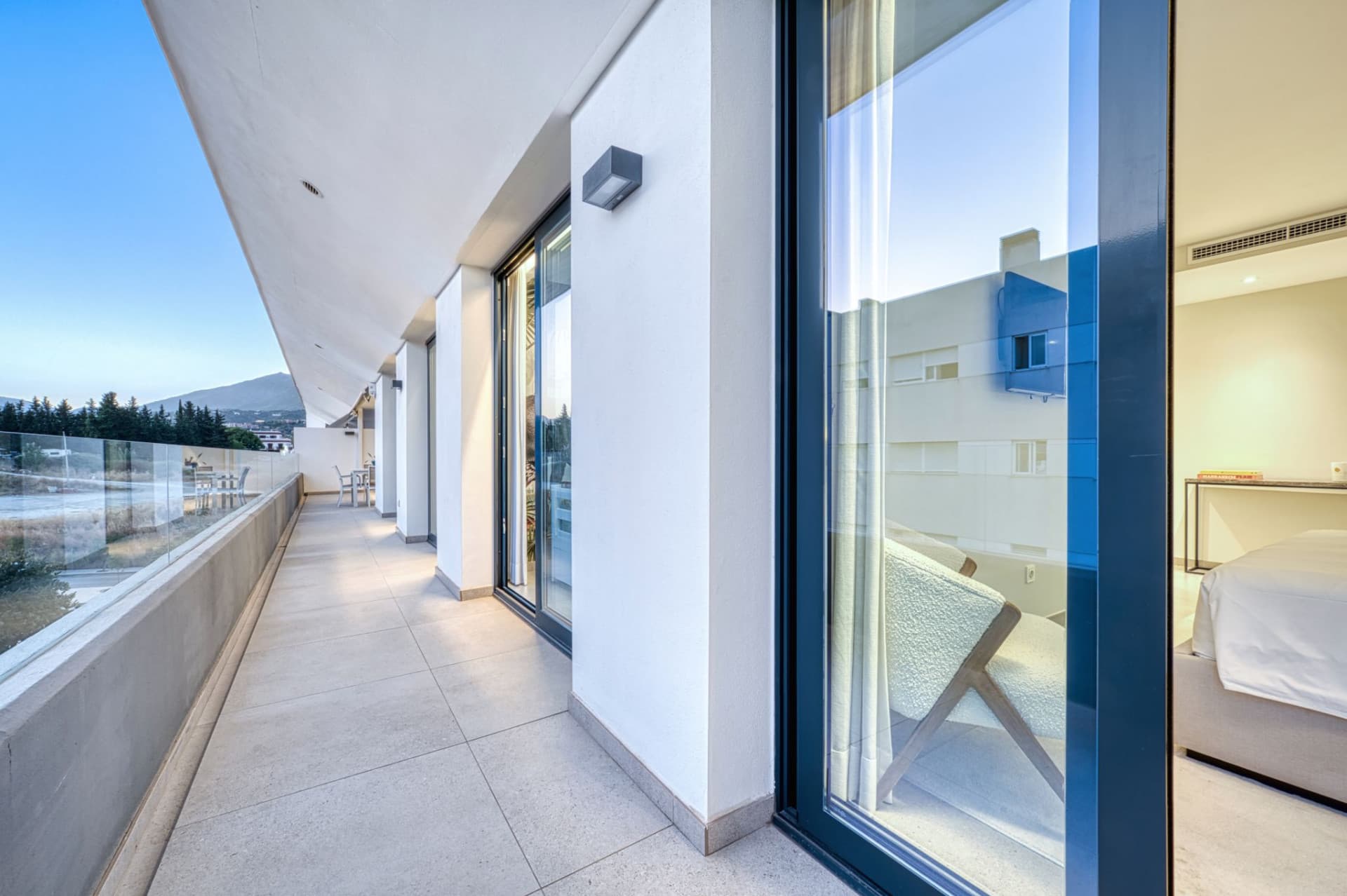 "FURNISHED" 4 BEDROOM PENTHOUSE WITH SOLARIUM IN THE CENTER OF SAN PEDRO DE ALCÁNTARA