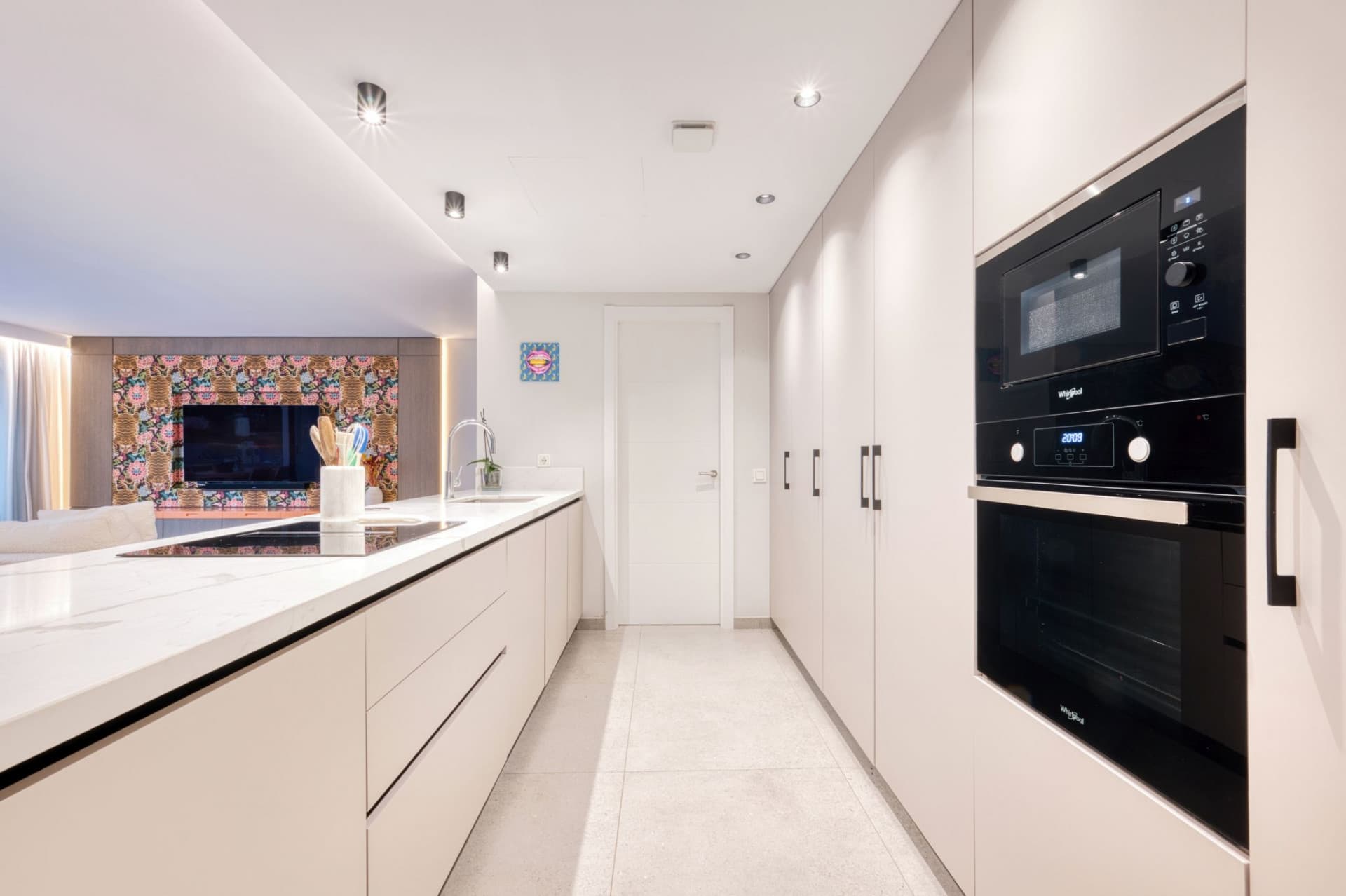 "FURNISHED" 4 BEDROOM PENTHOUSE WITH SOLARIUM IN THE CENTER OF SAN PEDRO DE ALCÁNTARA