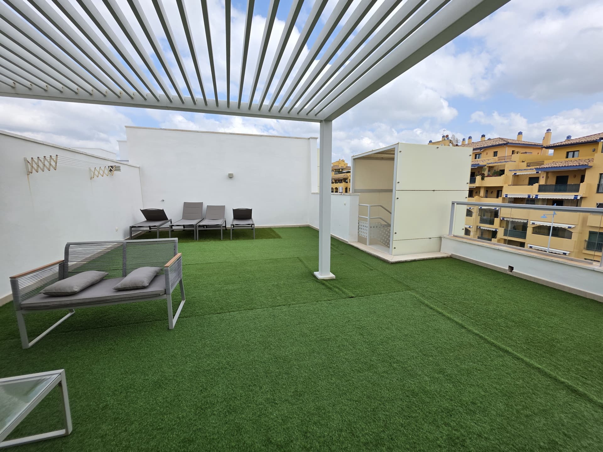 Ático Dúplex en Venta en San Pedro Playa con Gran Solárium y Parking