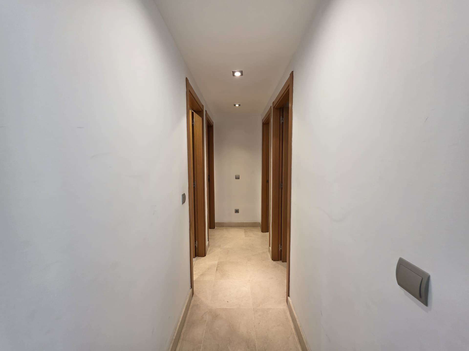 Ático Dúplex en Venta en San Pedro Playa con Gran Solárium y Parking