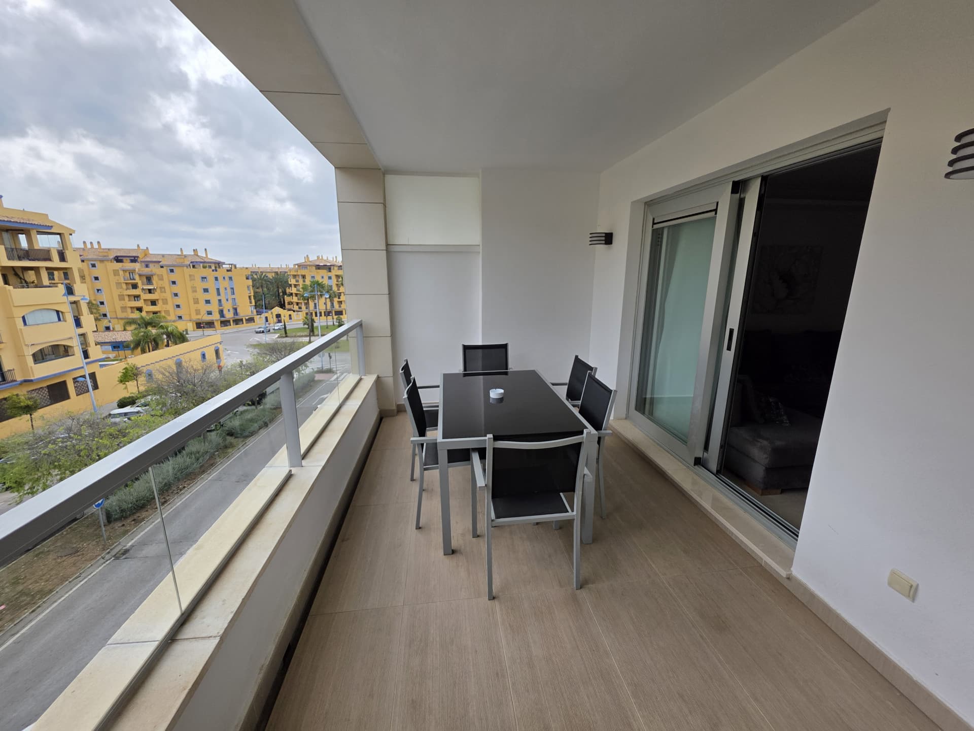 Ático Dúplex en Venta en San Pedro Playa con Gran Solárium y Parking
