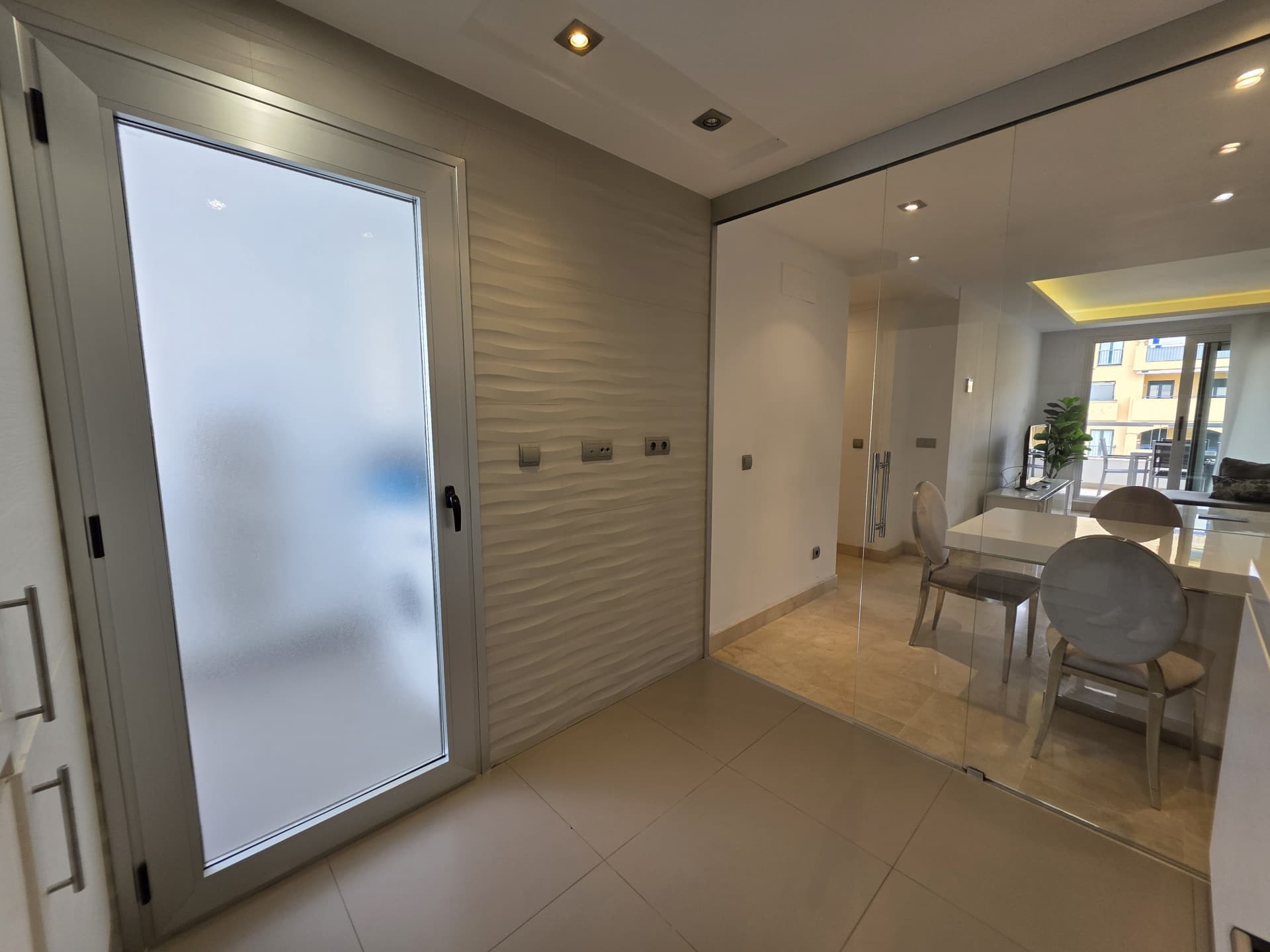 Ático Dúplex en Venta en San Pedro Playa con Gran Solárium y Parking