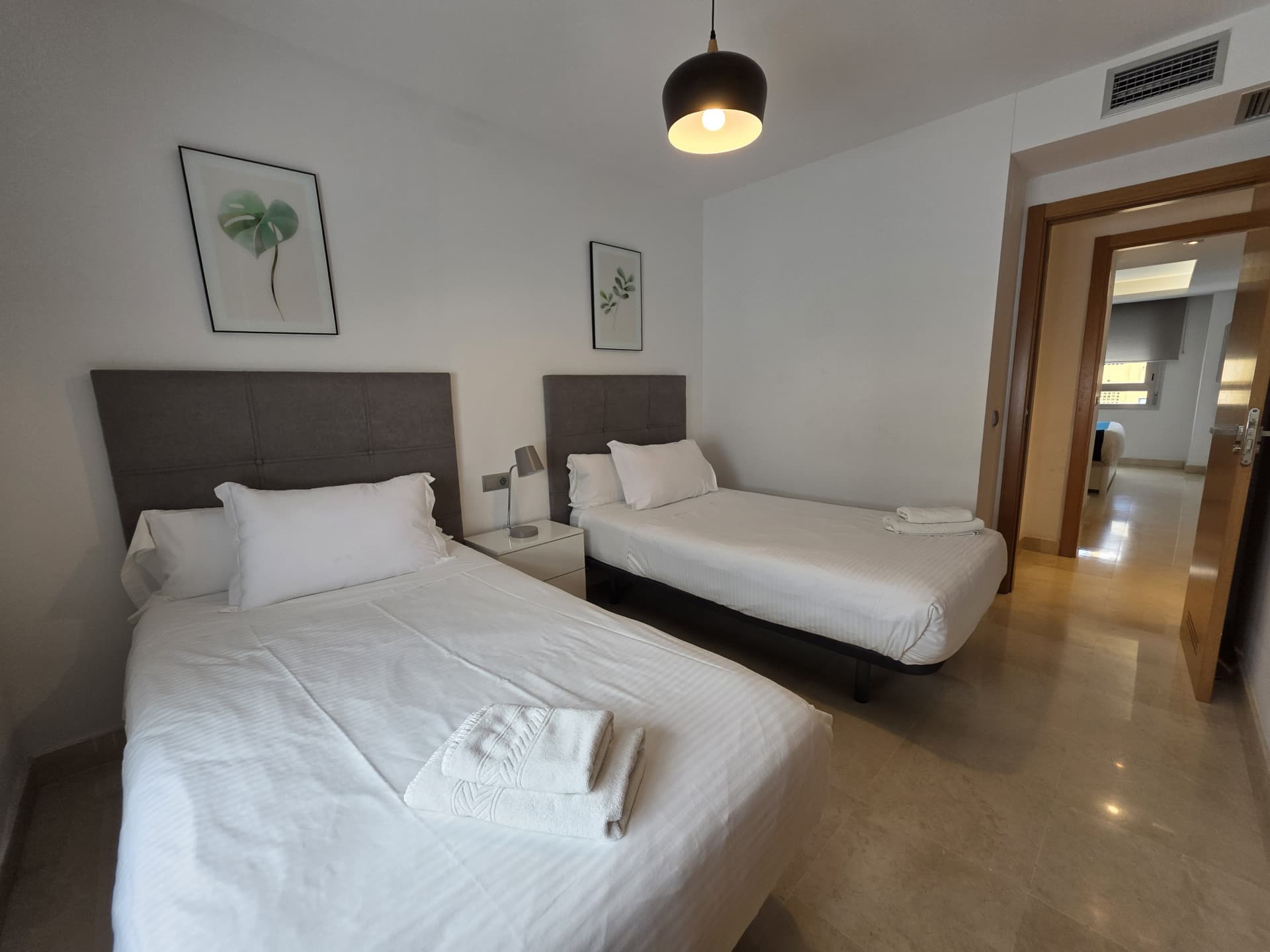 Ático Dúplex en Venta en San Pedro Playa con Gran Solárium y Parking