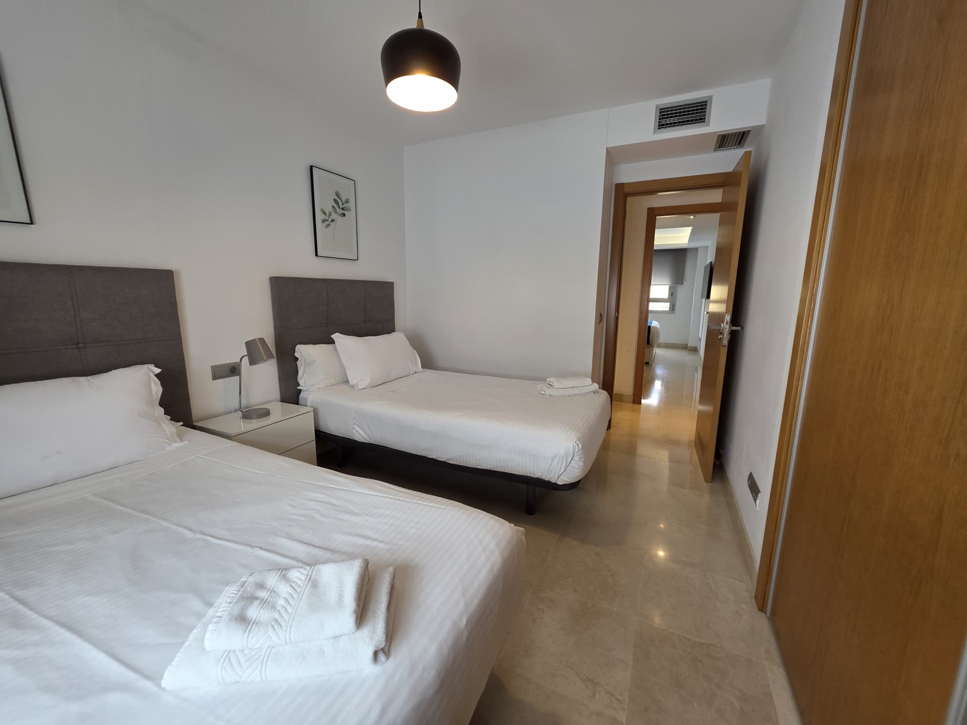 Ático Dúplex en Venta en San Pedro Playa con Gran Solárium y Parking