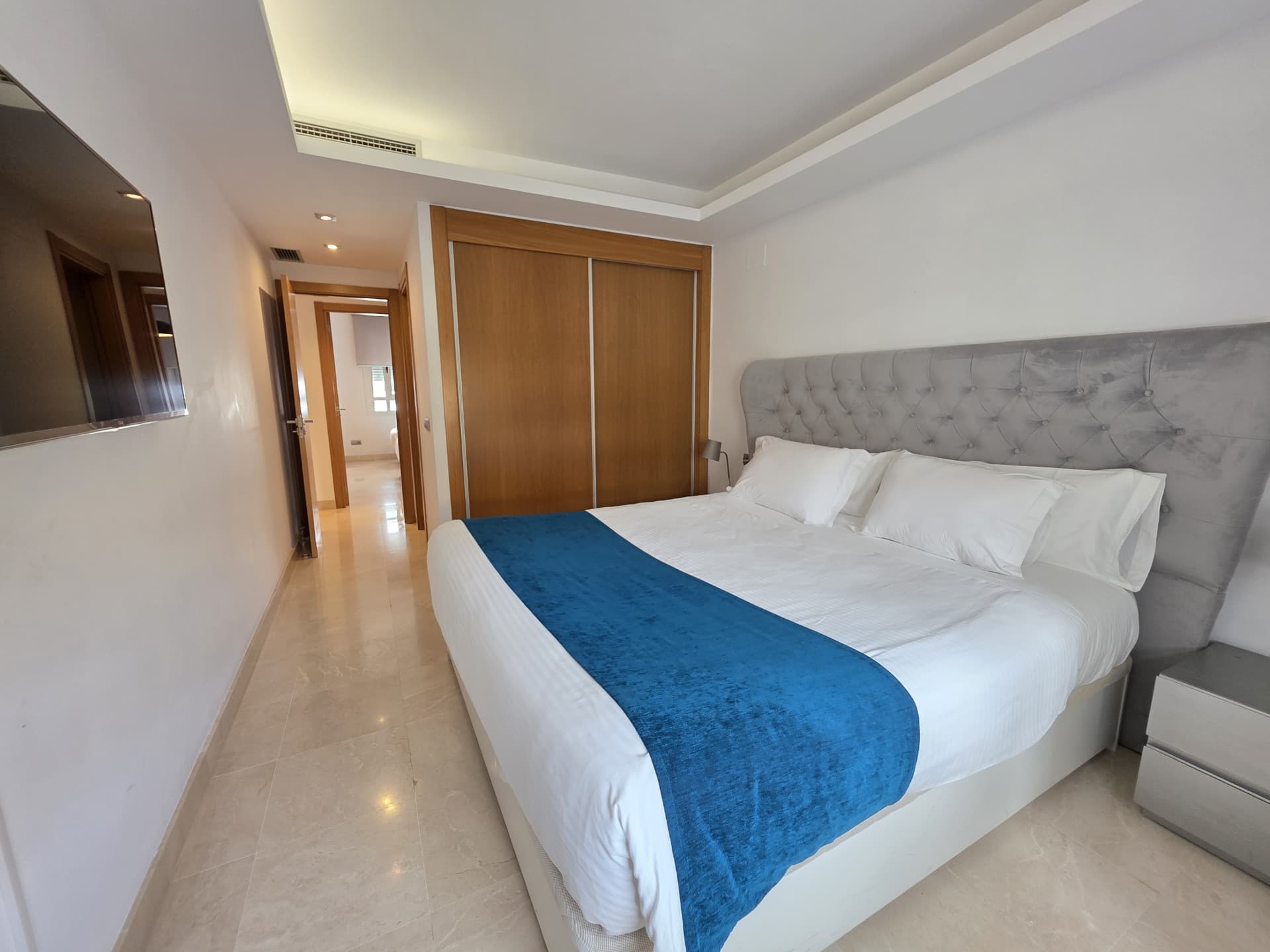 Ático Dúplex en Venta en San Pedro Playa con Gran Solárium y Parking
