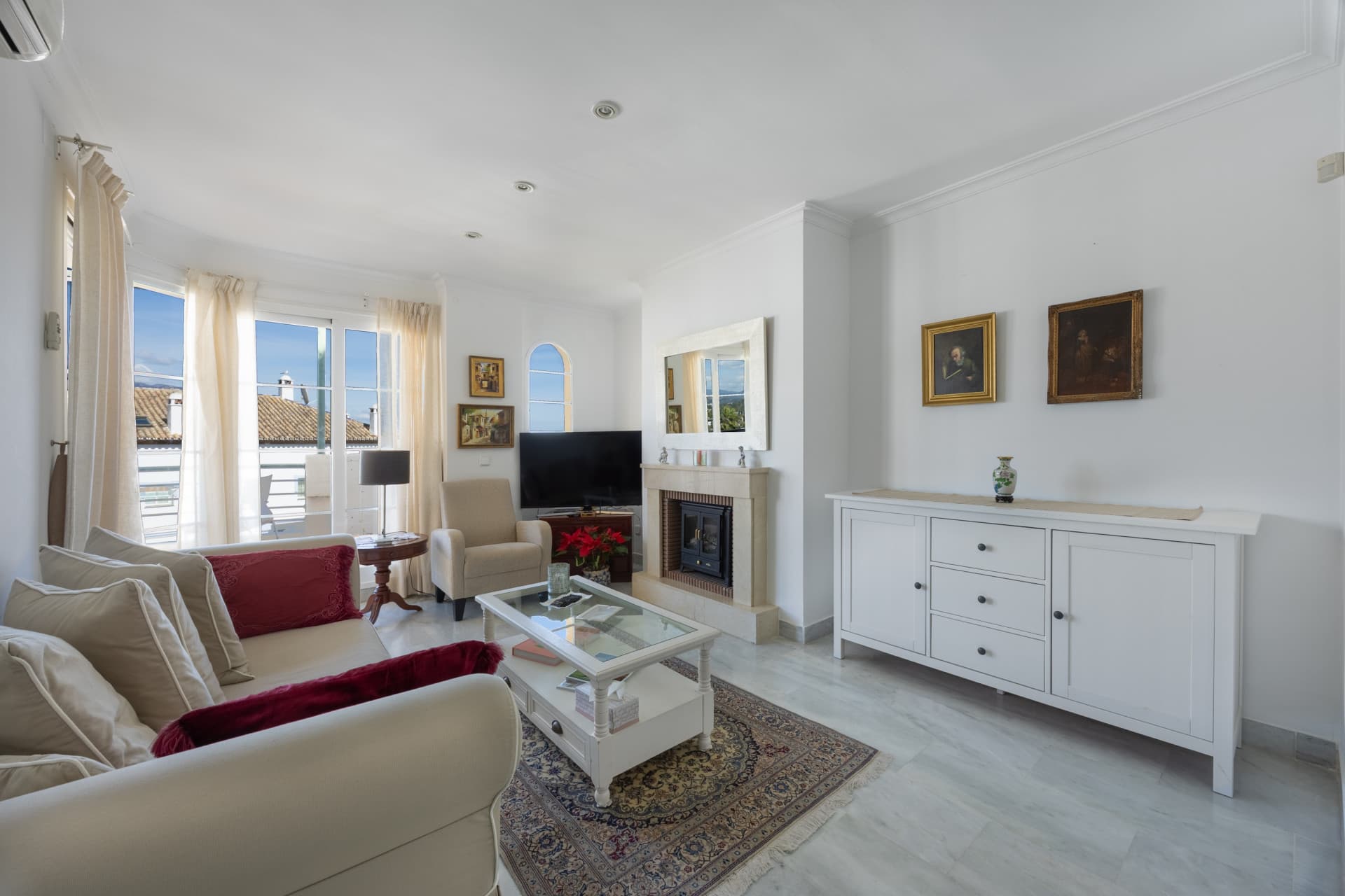 APARTMENT IN SEÑORÍO DE ALOHA, NUEVA ANDALCÍA