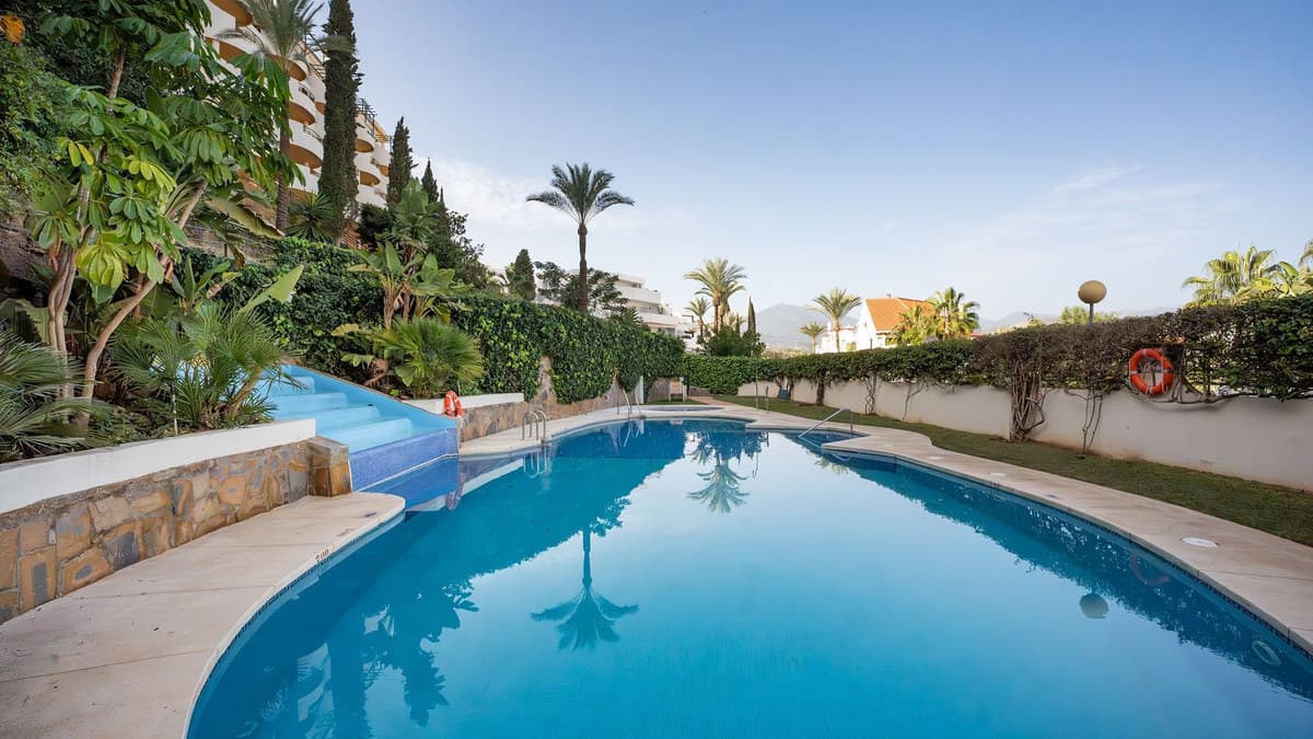 APARTMENT IN SEÑORÍO DE ALOHA, NUEVA ANDALCÍA