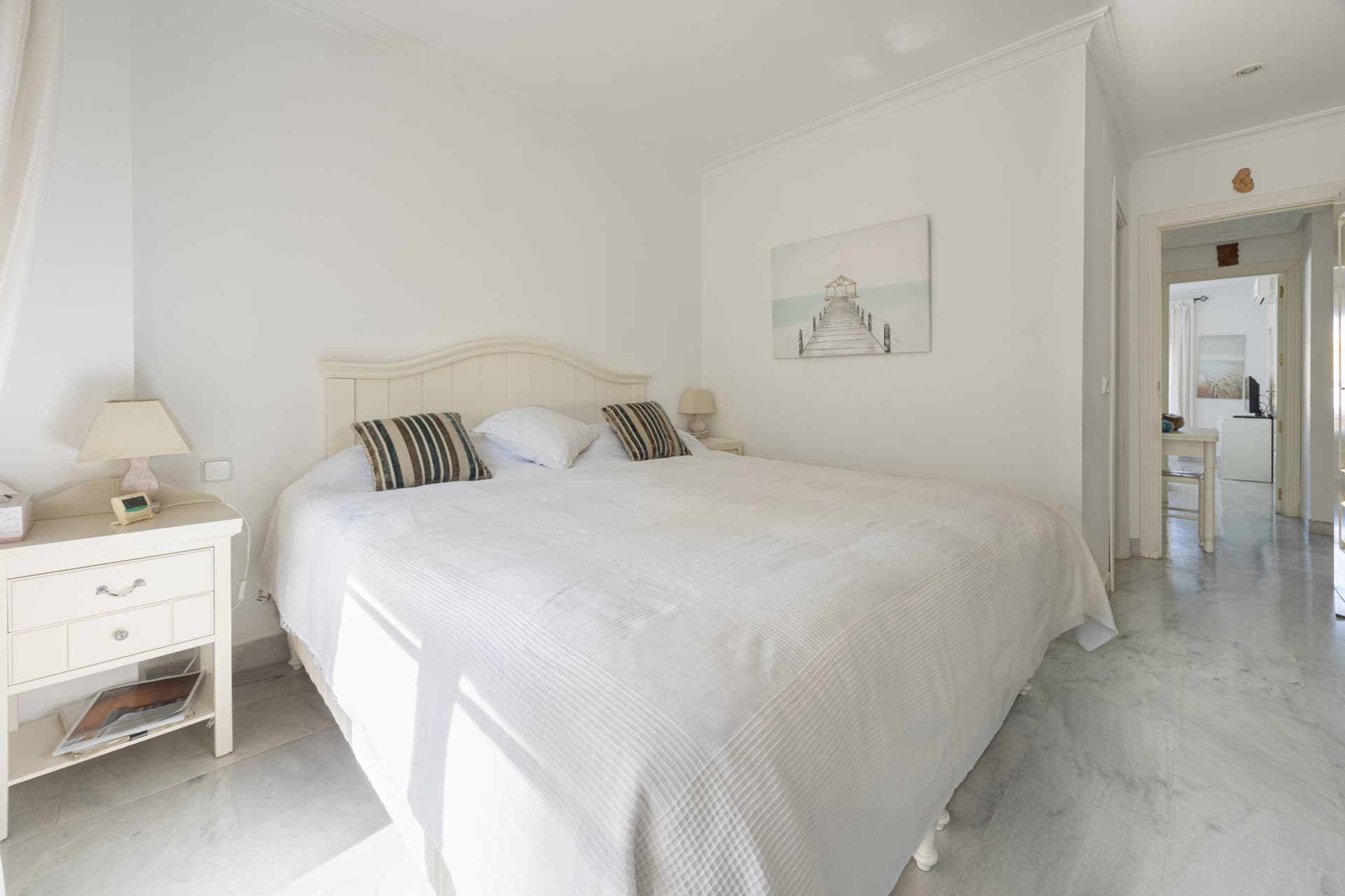 APARTMENT IN SEÑORÍO DE ALOHA, NUEVA ANDALCÍA