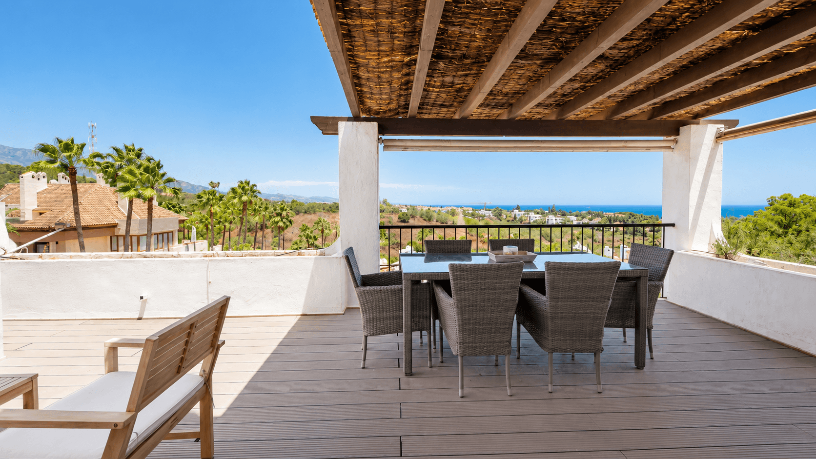 In one of Marbella’s most sought-after residential addresses, where privacy, elegance and Mediterranean living come toge