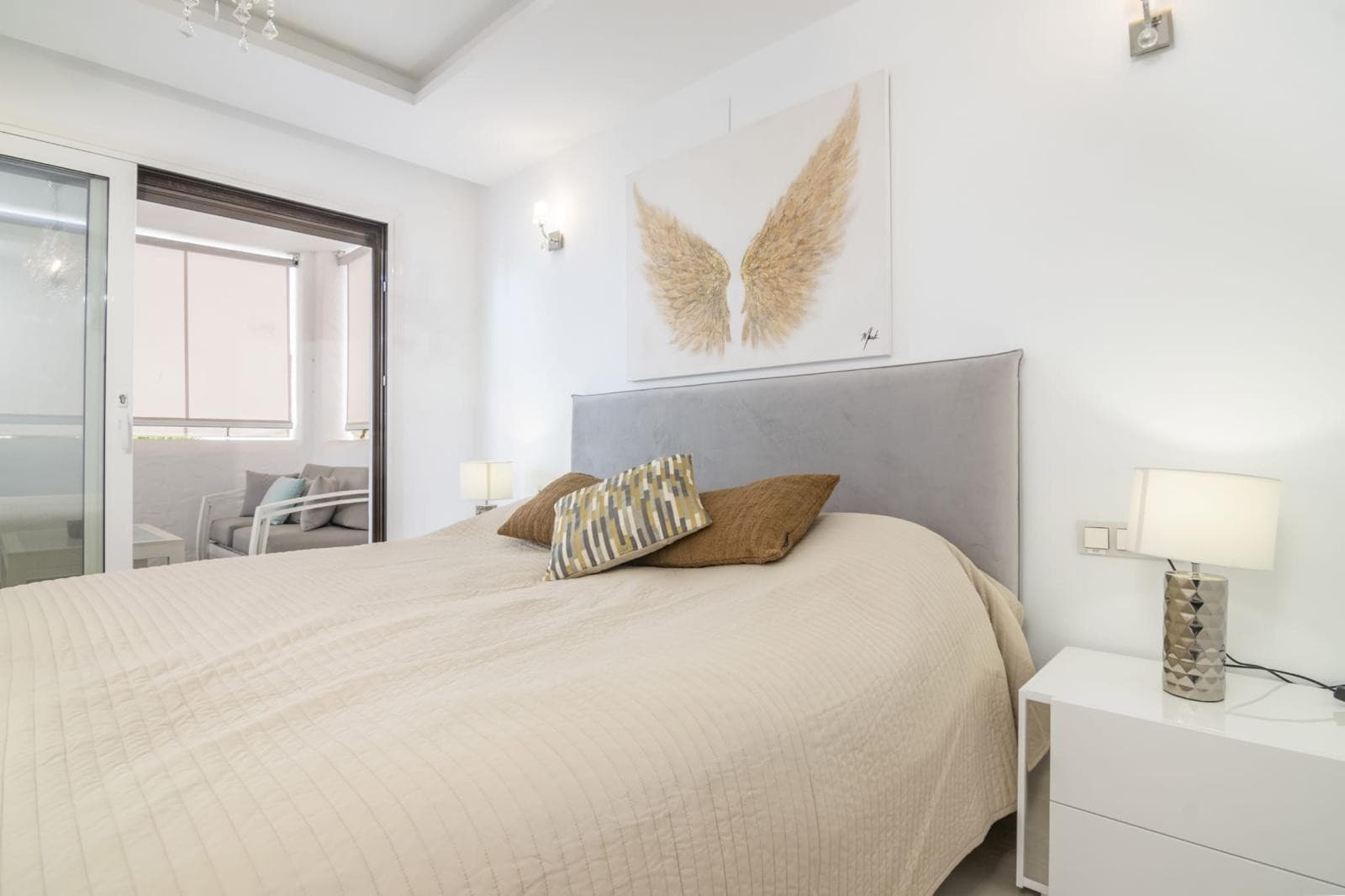 Luxury Duplex Penthouse for sales in Villa Marina, Marbella, Walking Distance to Puerto Banús and the Beach
