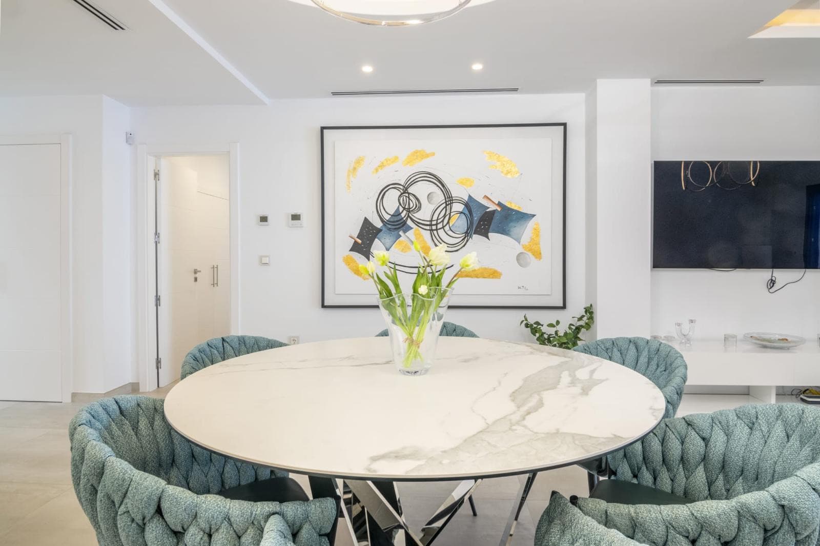 Luxury Duplex Penthouse for sales in Villa Marina, Marbella, Walking Distance to Puerto Banús and the Beach