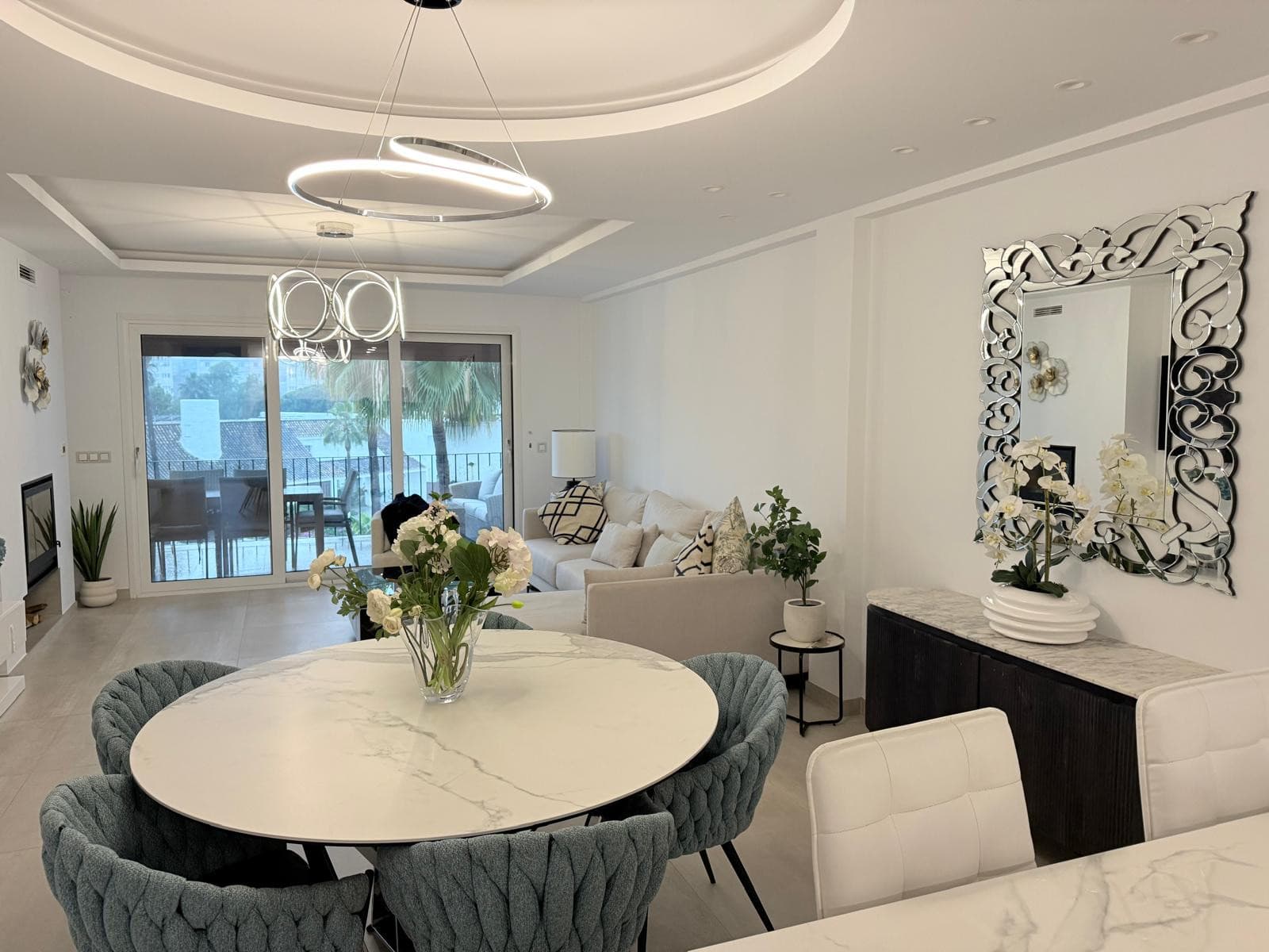 Luxury Duplex Penthouse for sales in Villa Marina, Marbella, Walking Distance to Puerto Banús and the Beach