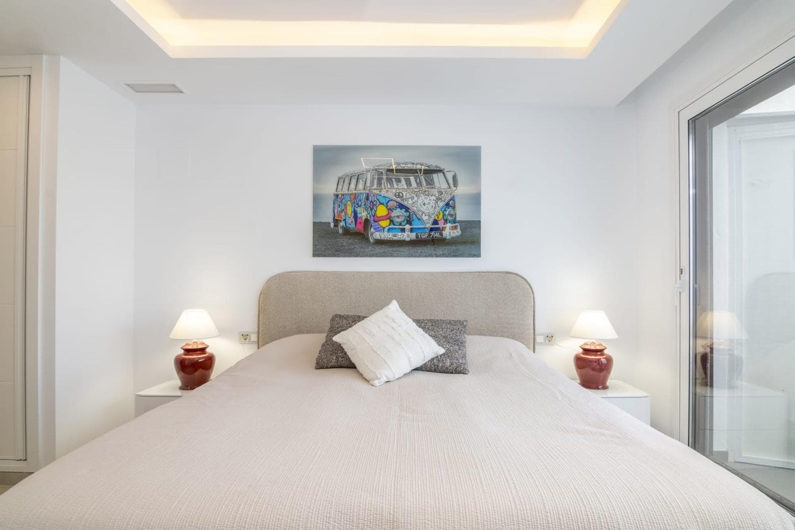 Luxury Duplex Penthouse for sales in Villa Marina, Marbella, Walking Distance to Puerto Banús and the Beach