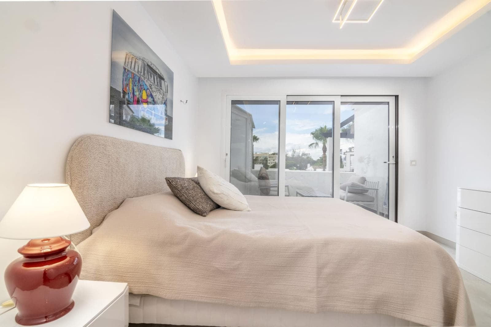 Luxury Duplex Penthouse for sales in Villa Marina, Marbella, Walking Distance to Puerto Banús and the Beach