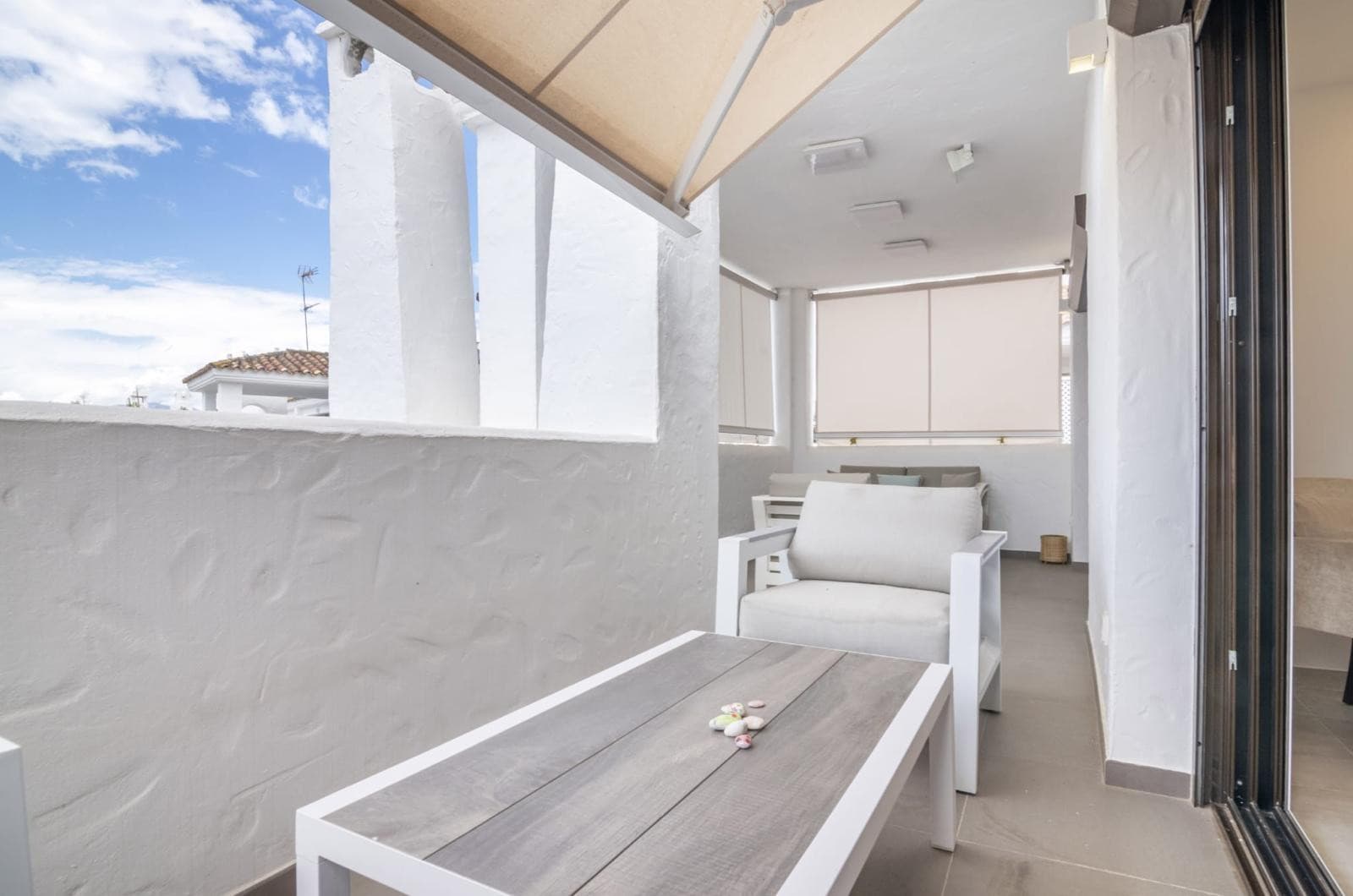 Luxury Duplex Penthouse for sales in Villa Marina, Marbella, Walking Distance to Puerto Banús and the Beach