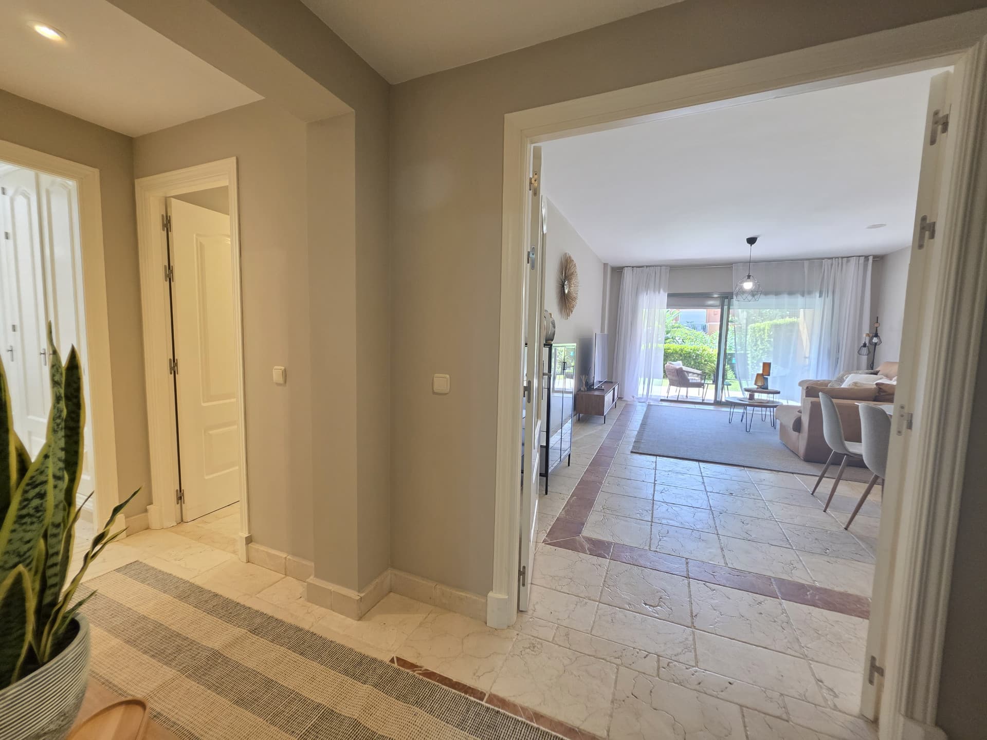 Exquisite Ground Floor Apartment in Benatalaya