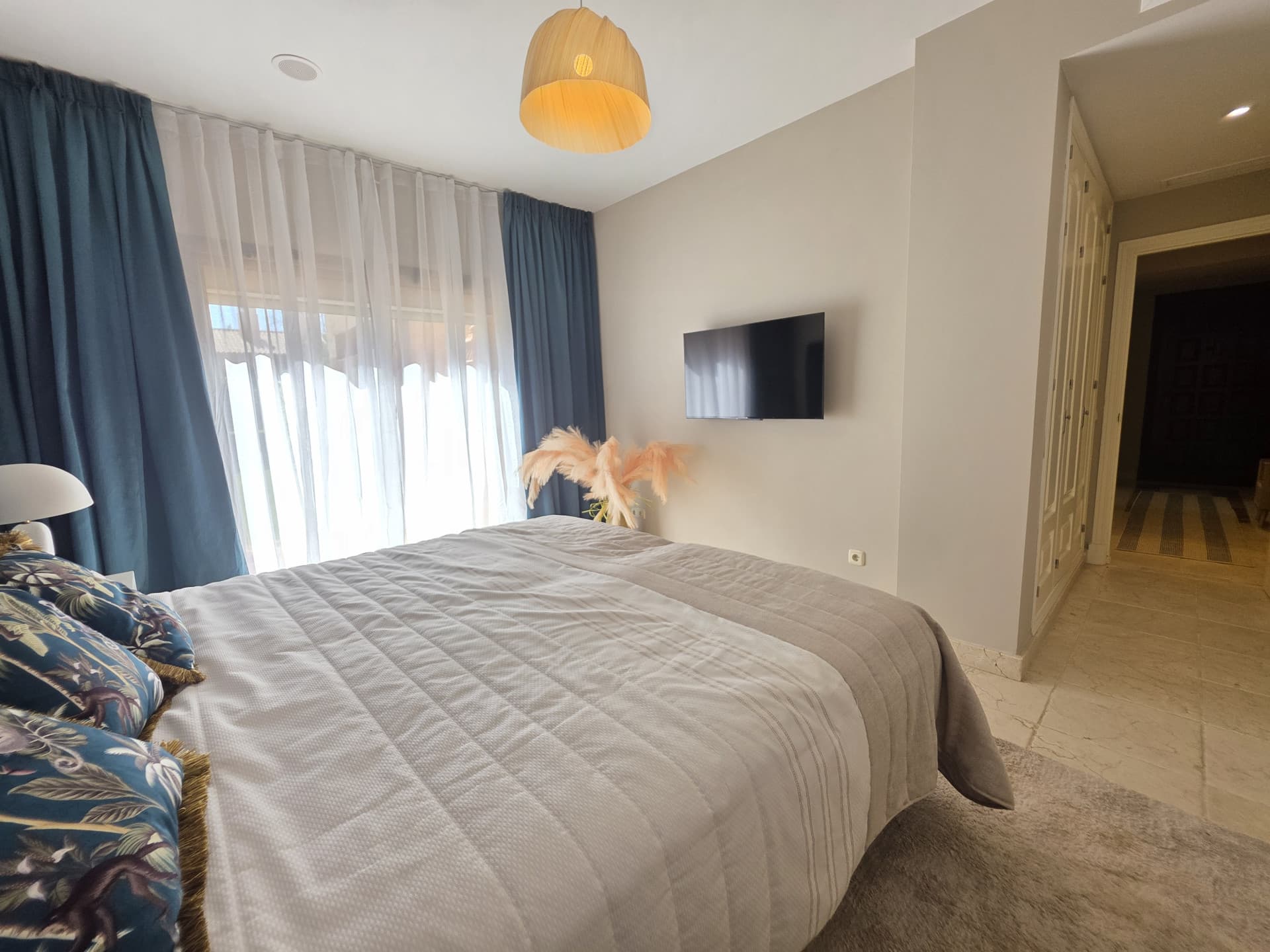 Exquisite Ground Floor Apartment in Benatalaya