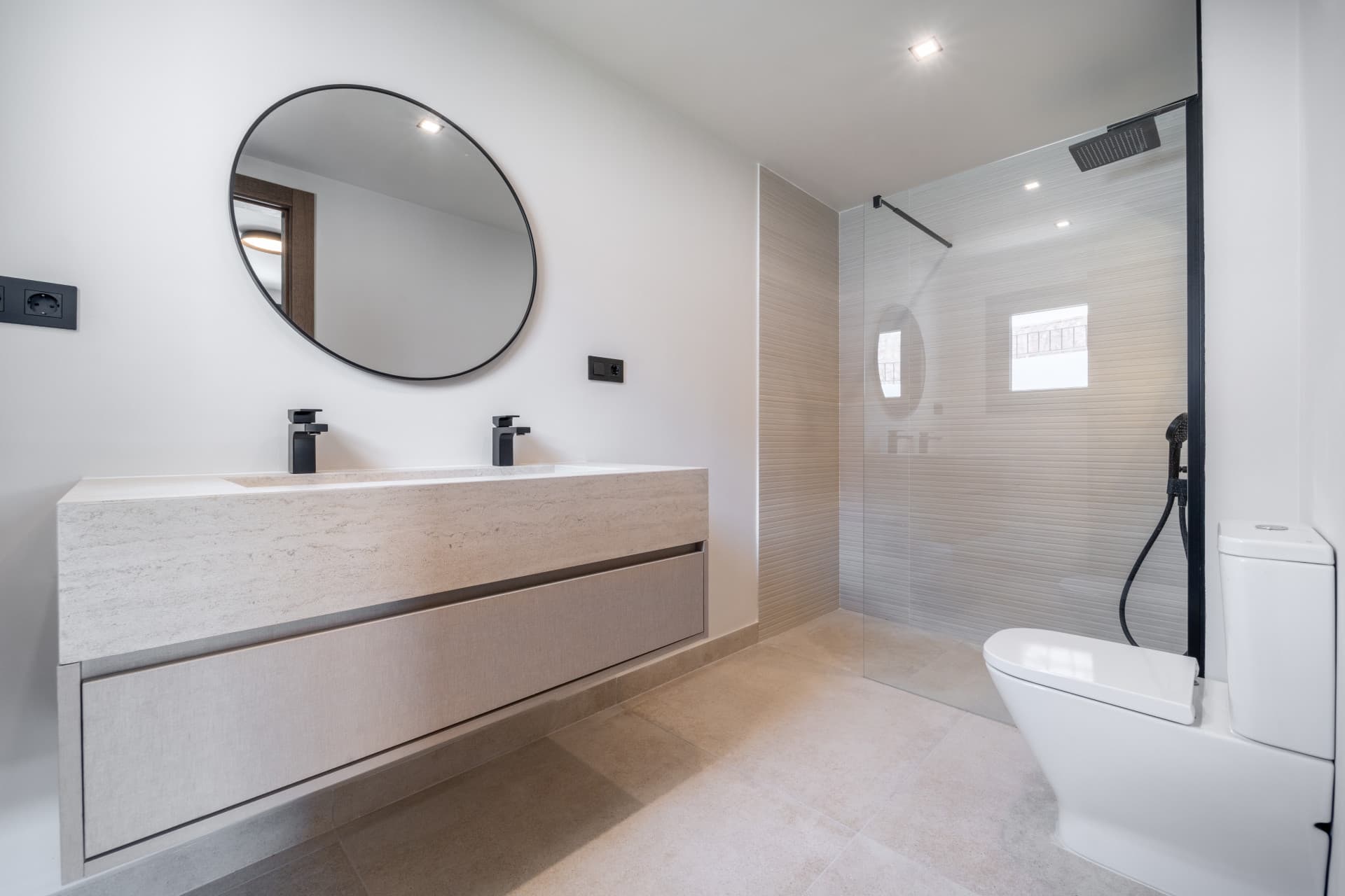Fully Renovated Luxury Villa ideally located within a short walk to La Cala centre , Beach & Golf