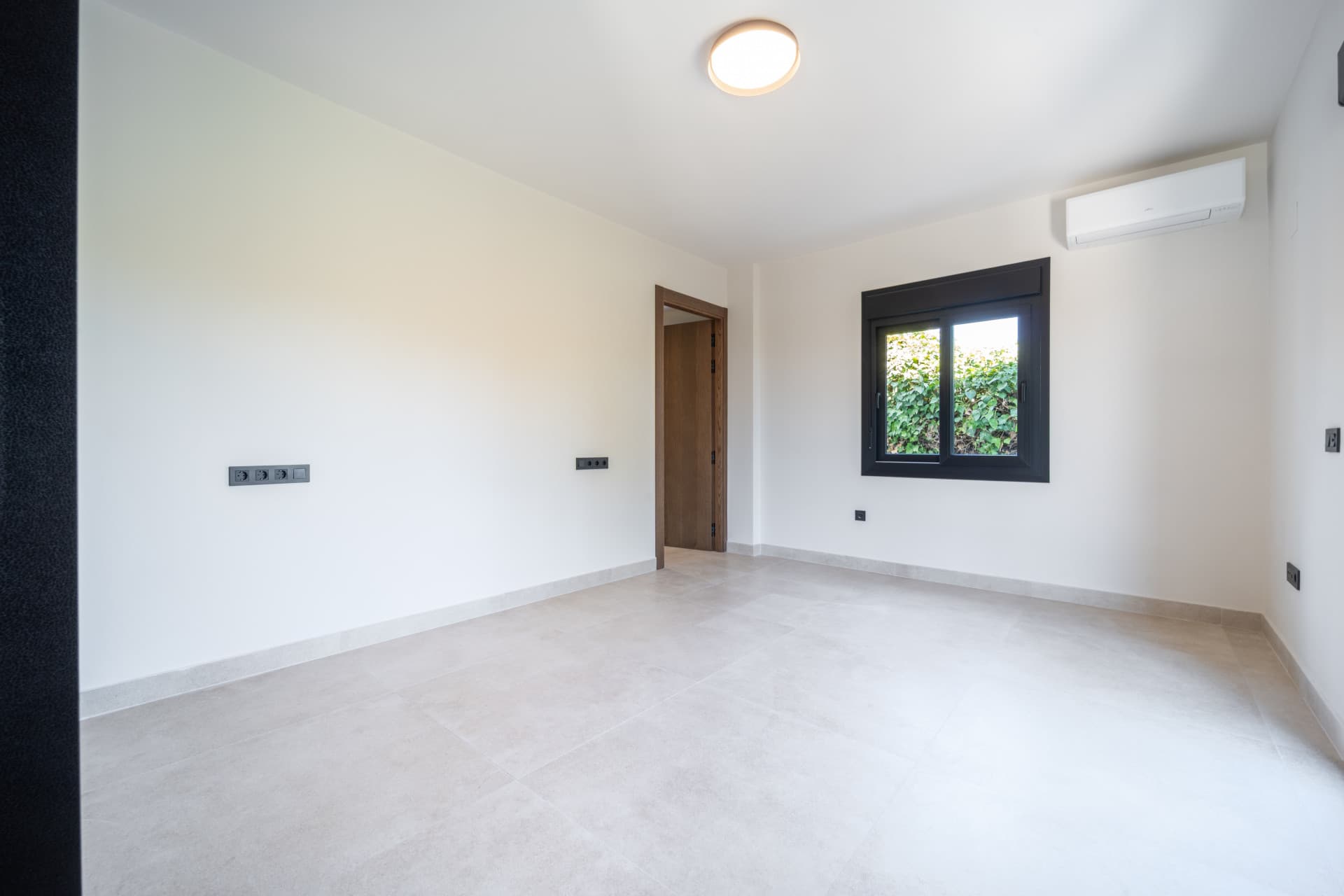 Fully Renovated Luxury Villa ideally located within a short walk to La Cala centre , Beach & Golf