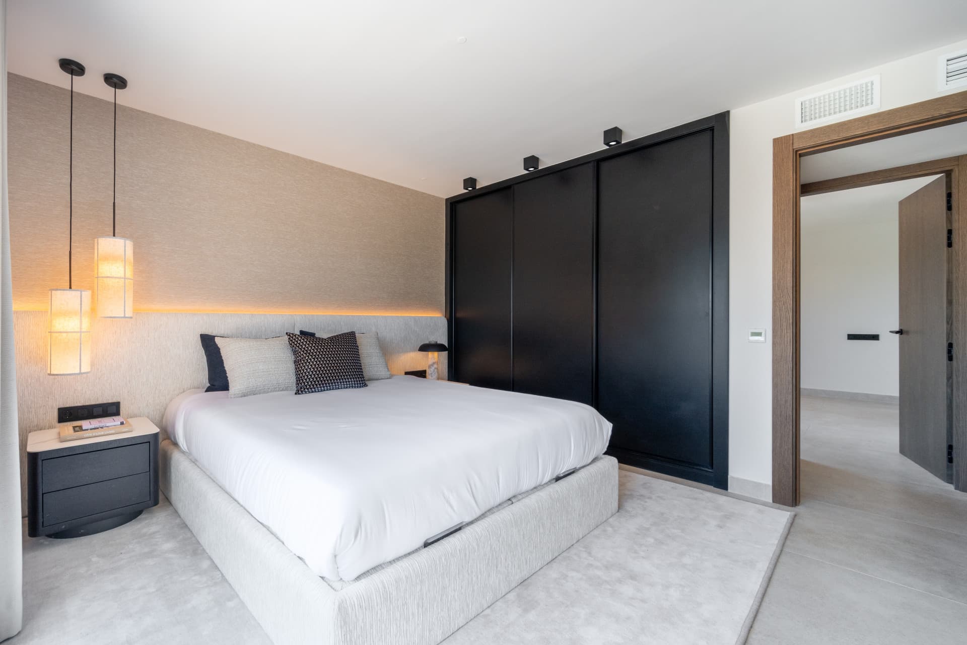 Fully Renovated Luxury Villa ideally located within a short walk to La Cala centre , Beach & Golf
