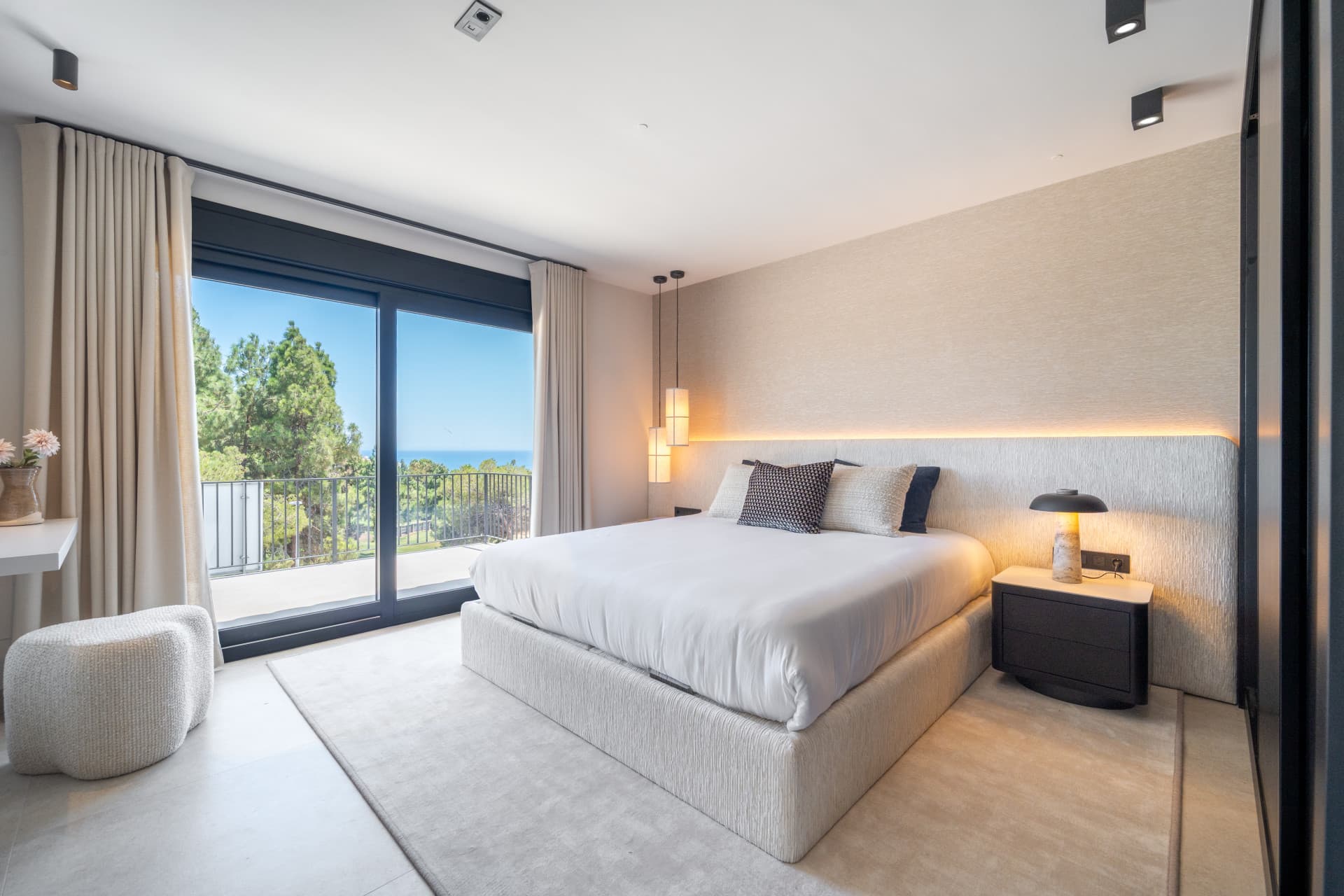 Fully Renovated Luxury Villa ideally located within a short walk to La Cala centre , Beach & Golf