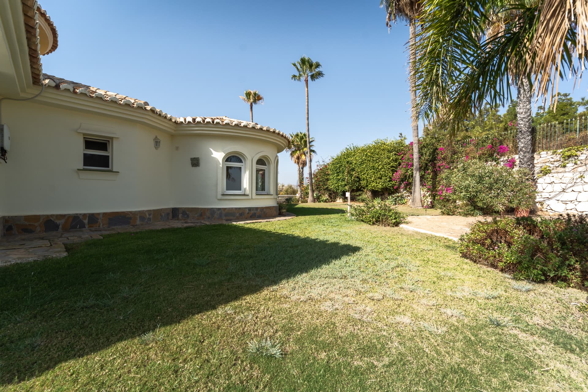 Beautiful South-Facing Five-Bedroom Villa in El Chaparral, Mijas Costa