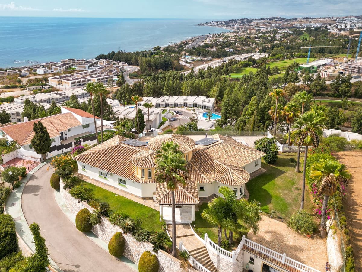 Beautiful South-Facing Five-Bedroom Villa in El Chaparral, Mijas Costa