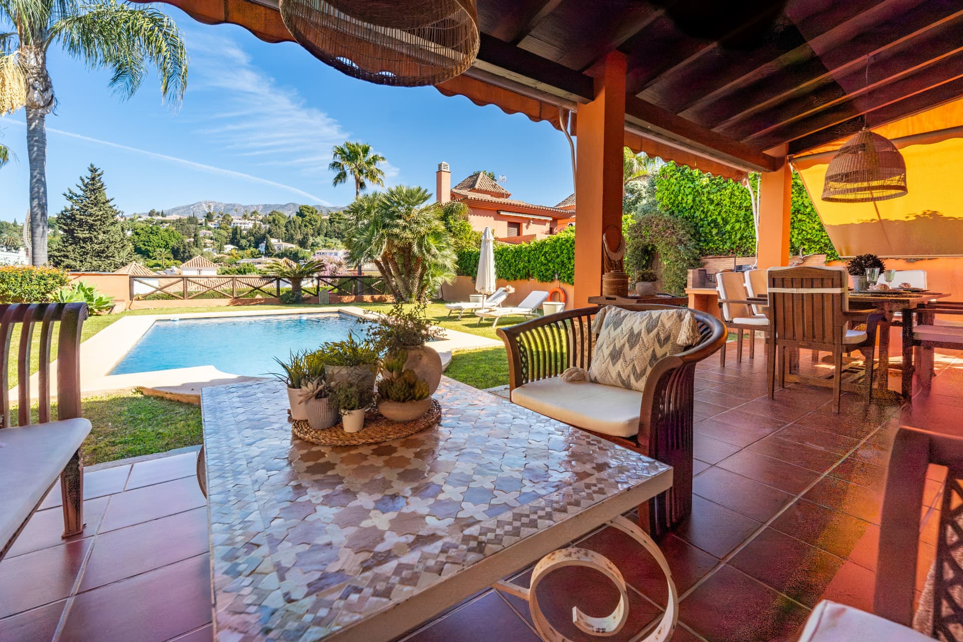 ✨ Mediterranean Villa with Private Pool in La Sierrezuela – Mijas Costa Discover this stunning villa where traditional A