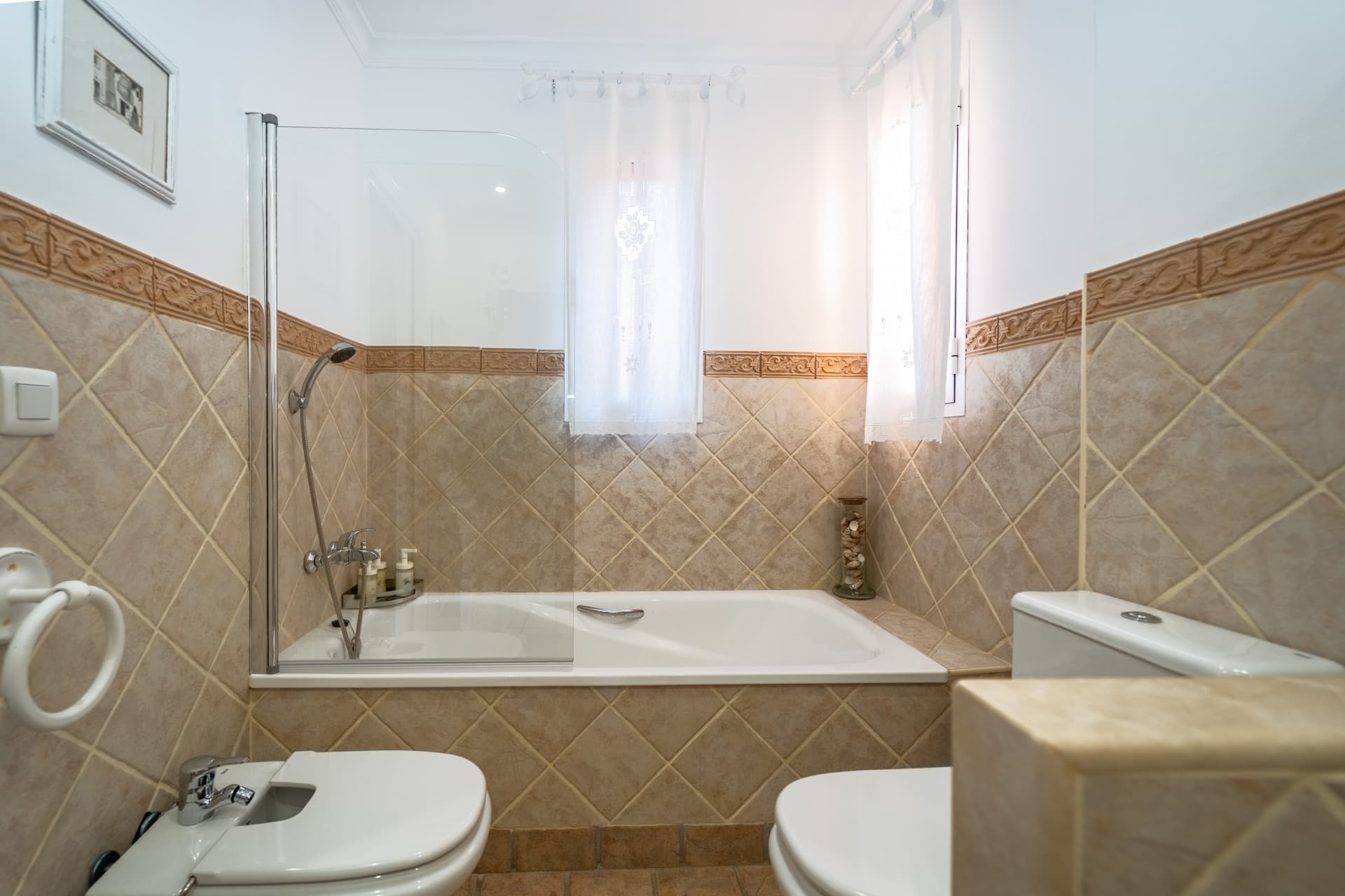 ✨ Mediterranean Villa with Private Pool in La Sierrezuela – Mijas Costa Discover this stunning villa where traditional A