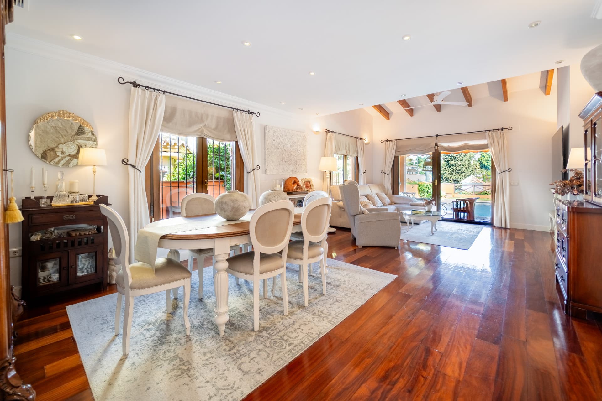 ✨ Mediterranean Villa with Private Pool in La Sierrezuela – Mijas Costa Discover this stunning villa where traditional A