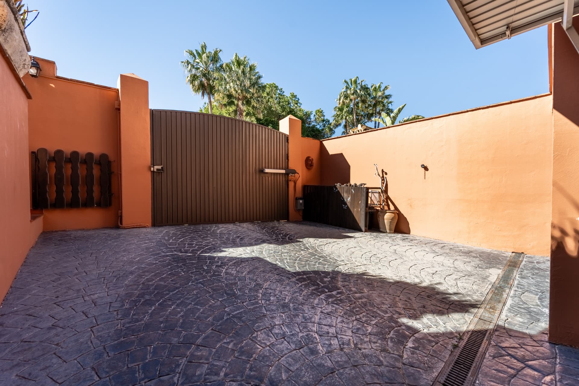 ✨ Mediterranean Villa with Private Pool in La Sierrezuela – Mijas Costa Discover this stunning villa where traditional A