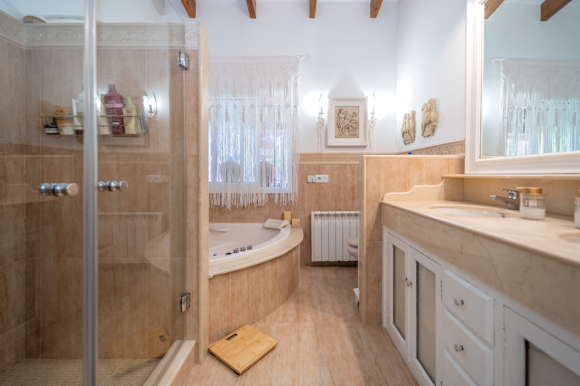 ✨ Mediterranean Villa with Private Pool in La Sierrezuela – Mijas Costa Discover this stunning villa where traditional A