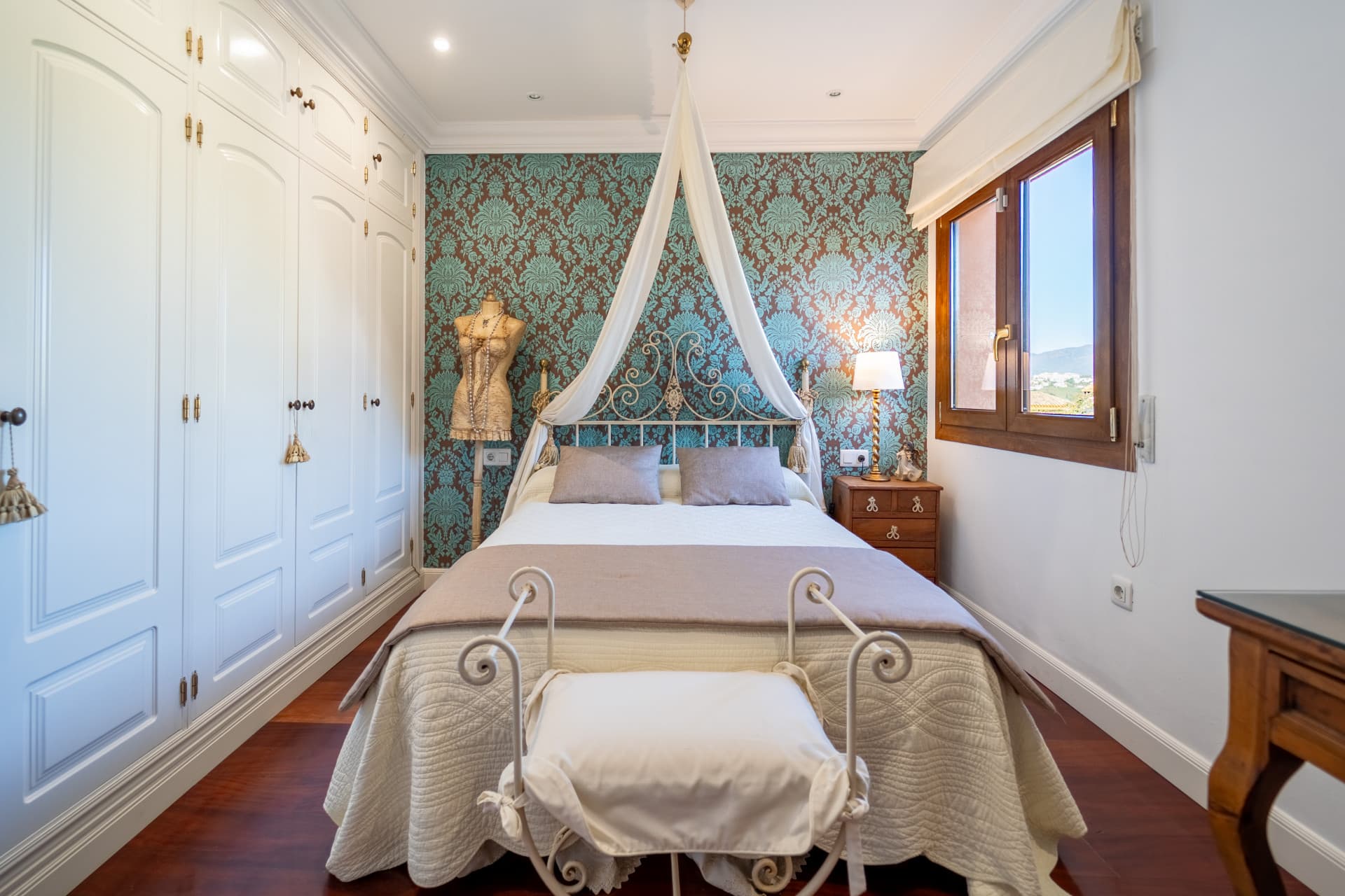 ✨ Mediterranean Villa with Private Pool in La Sierrezuela – Mijas Costa Discover this stunning villa where traditional A
