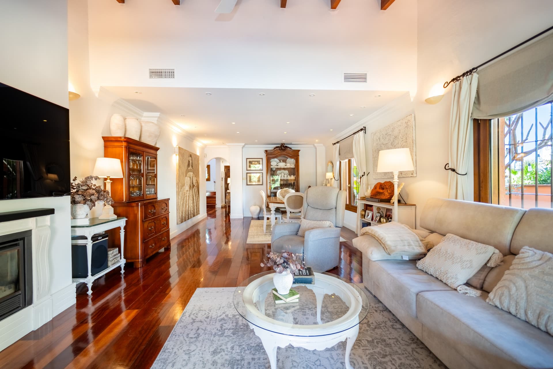 ✨ Mediterranean Villa with Private Pool in La Sierrezuela – Mijas Costa Discover this stunning villa where traditional A