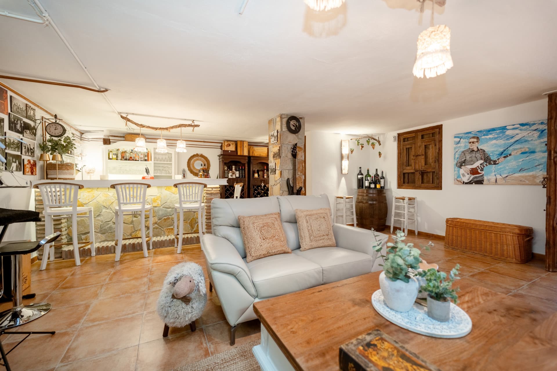✨ Mediterranean Villa with Private Pool in La Sierrezuela – Mijas Costa Discover this stunning villa where traditional A