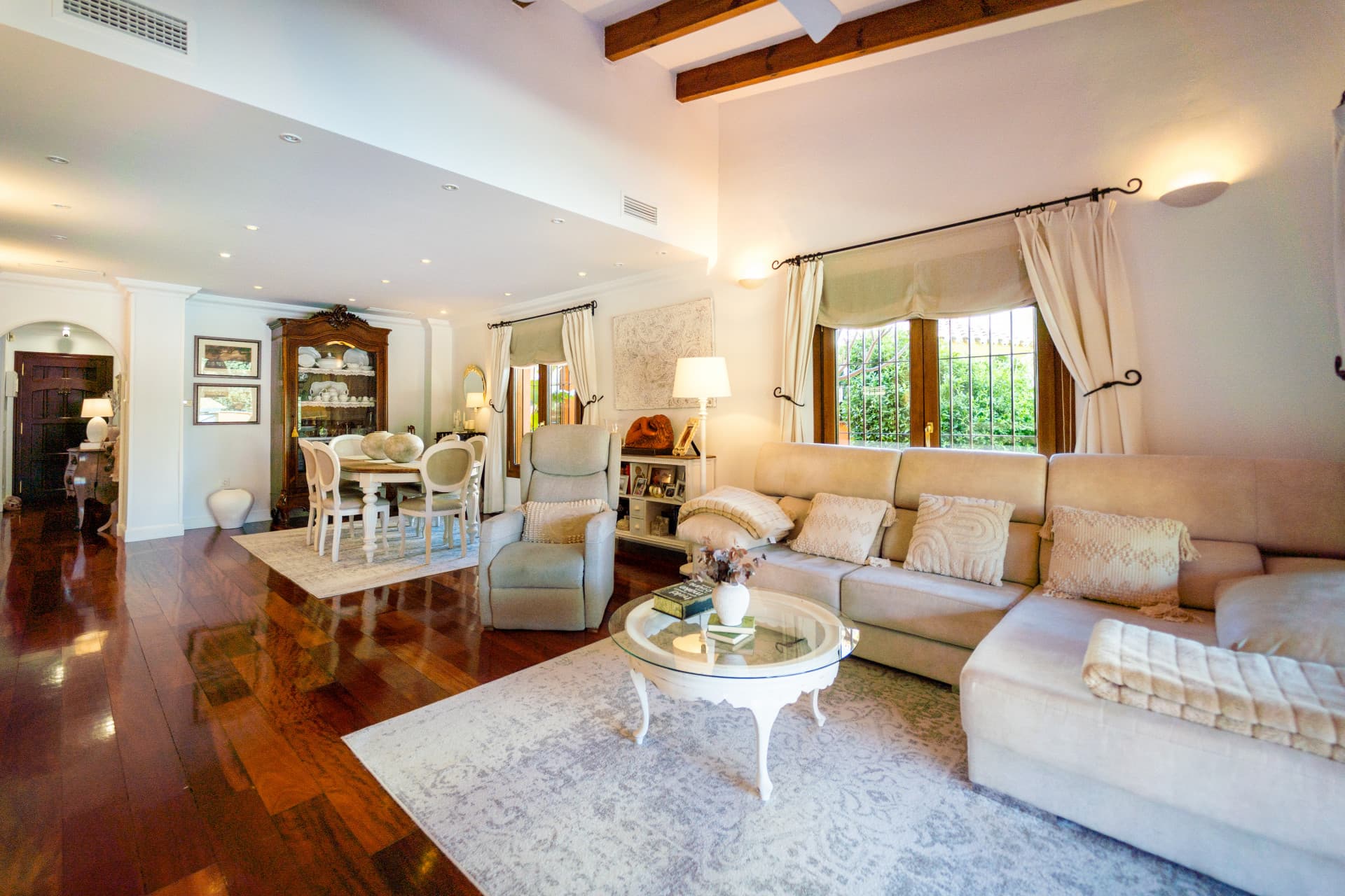 ✨ Mediterranean Villa with Private Pool in La Sierrezuela – Mijas Costa Discover this stunning villa where traditional A
