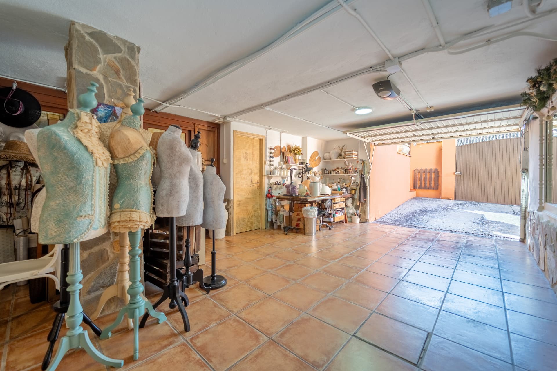 ✨ Mediterranean Villa with Private Pool in La Sierrezuela – Mijas Costa Discover this stunning villa where traditional A