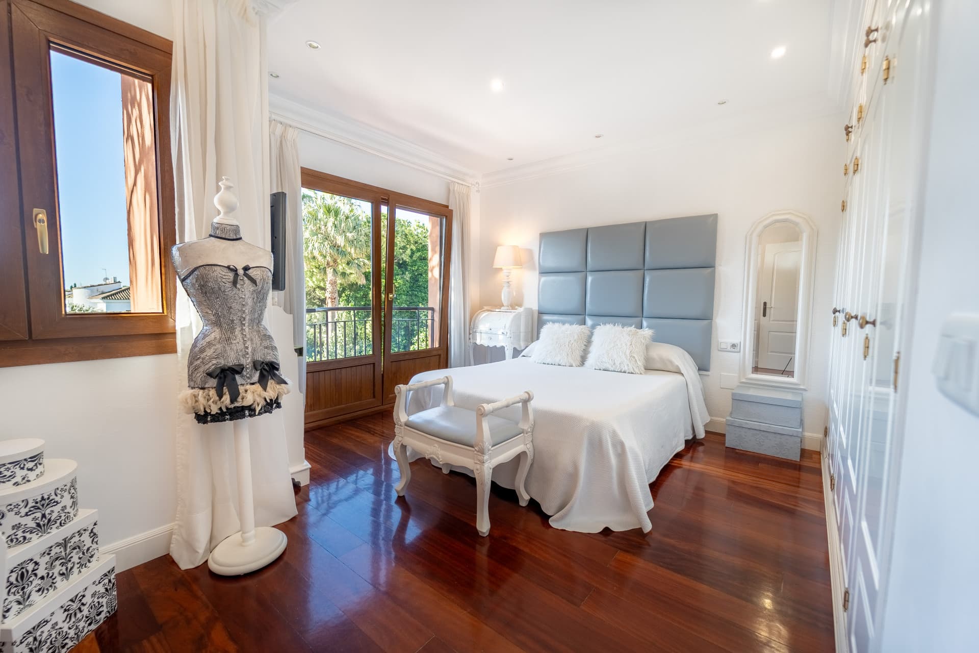 ✨ Mediterranean Villa with Private Pool in La Sierrezuela – Mijas Costa Discover this stunning villa where traditional A