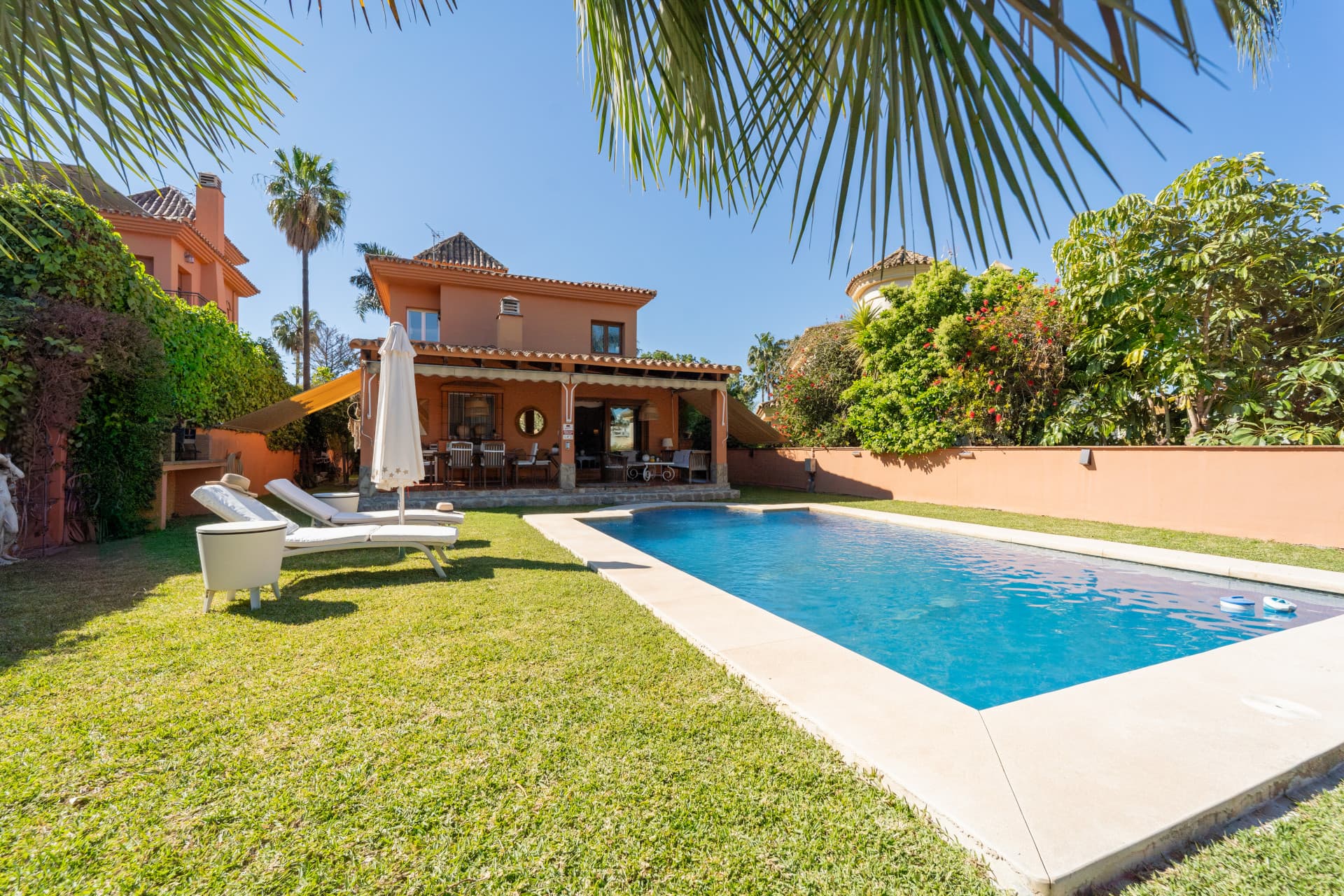 ✨ Mediterranean Villa with Private Pool in La Sierrezuela – Mijas Costa Discover this stunning villa where traditional A