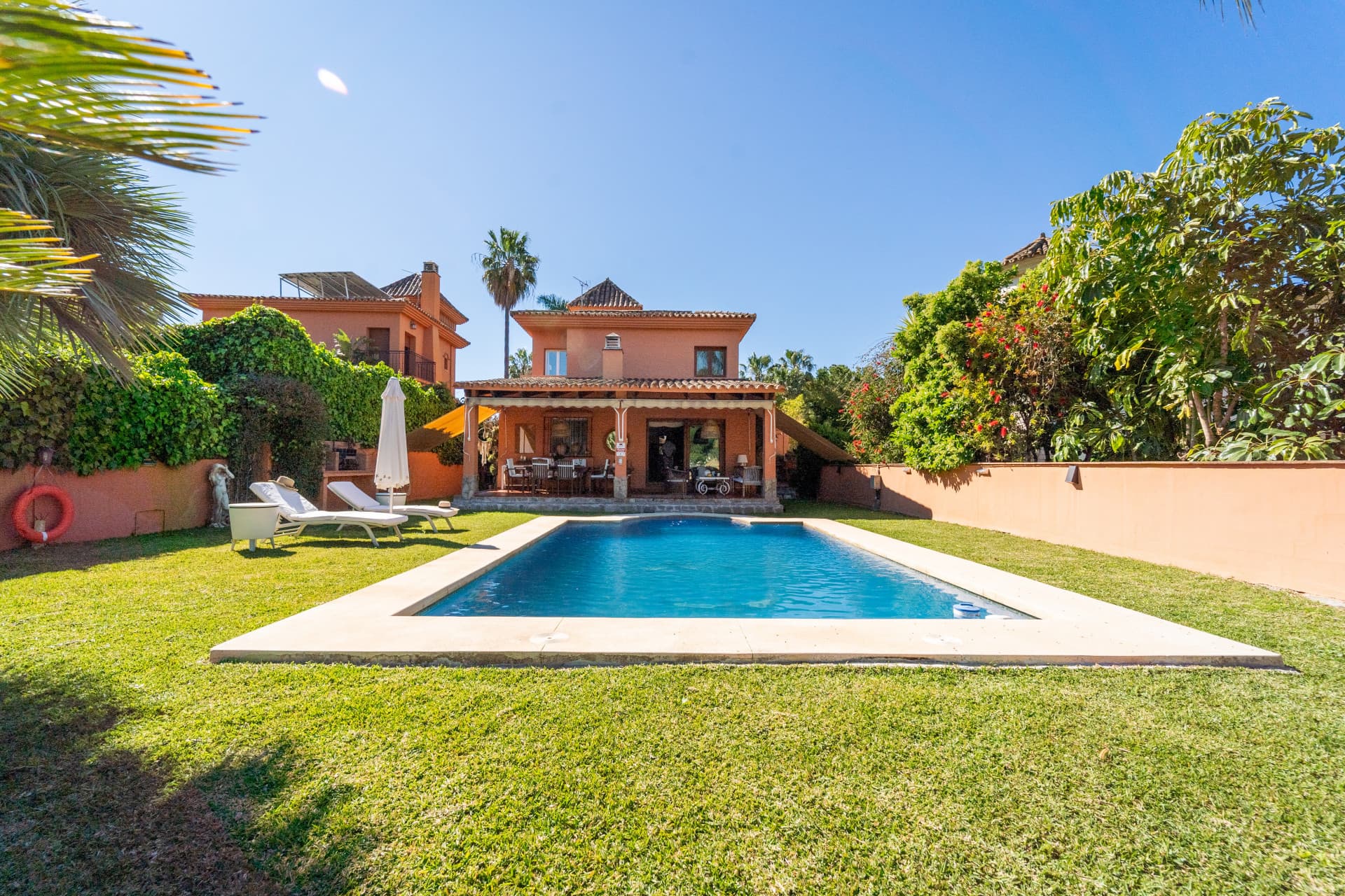 ✨ Mediterranean Villa with Private Pool in La Sierrezuela – Mijas Costa Discover this stunning villa where traditional A