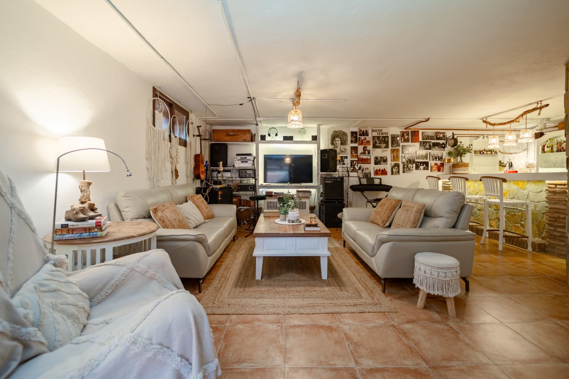 ✨ Mediterranean Villa with Private Pool in La Sierrezuela – Mijas Costa Discover this stunning villa where traditional A