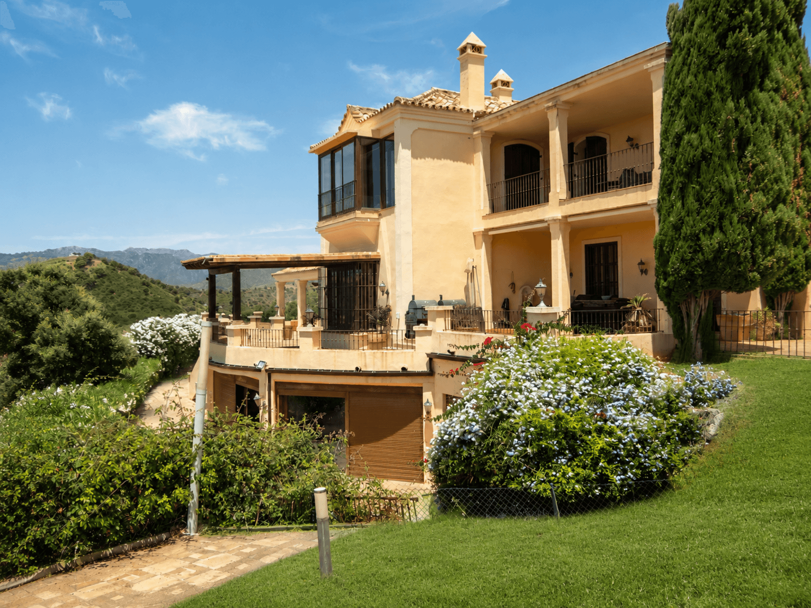 A Rare Estate in La Mairena with Panoramic Sea Views and Exceptional Potential Set within approximately 32,000 m² of pri