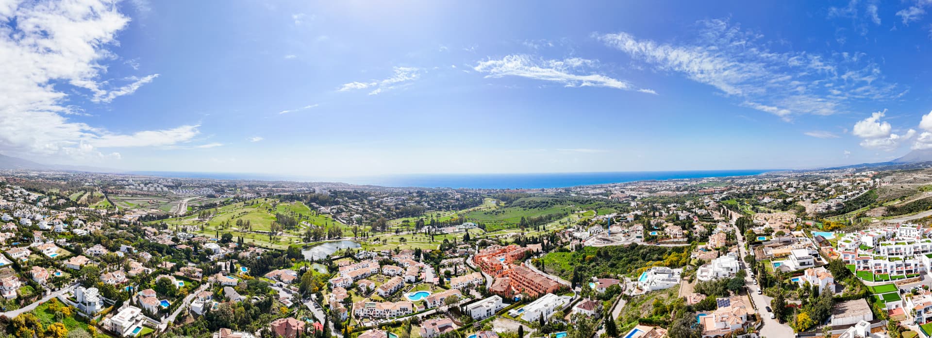 Reform opportunity - South facing, four bedroom Villa located in El Paraiso with sea views