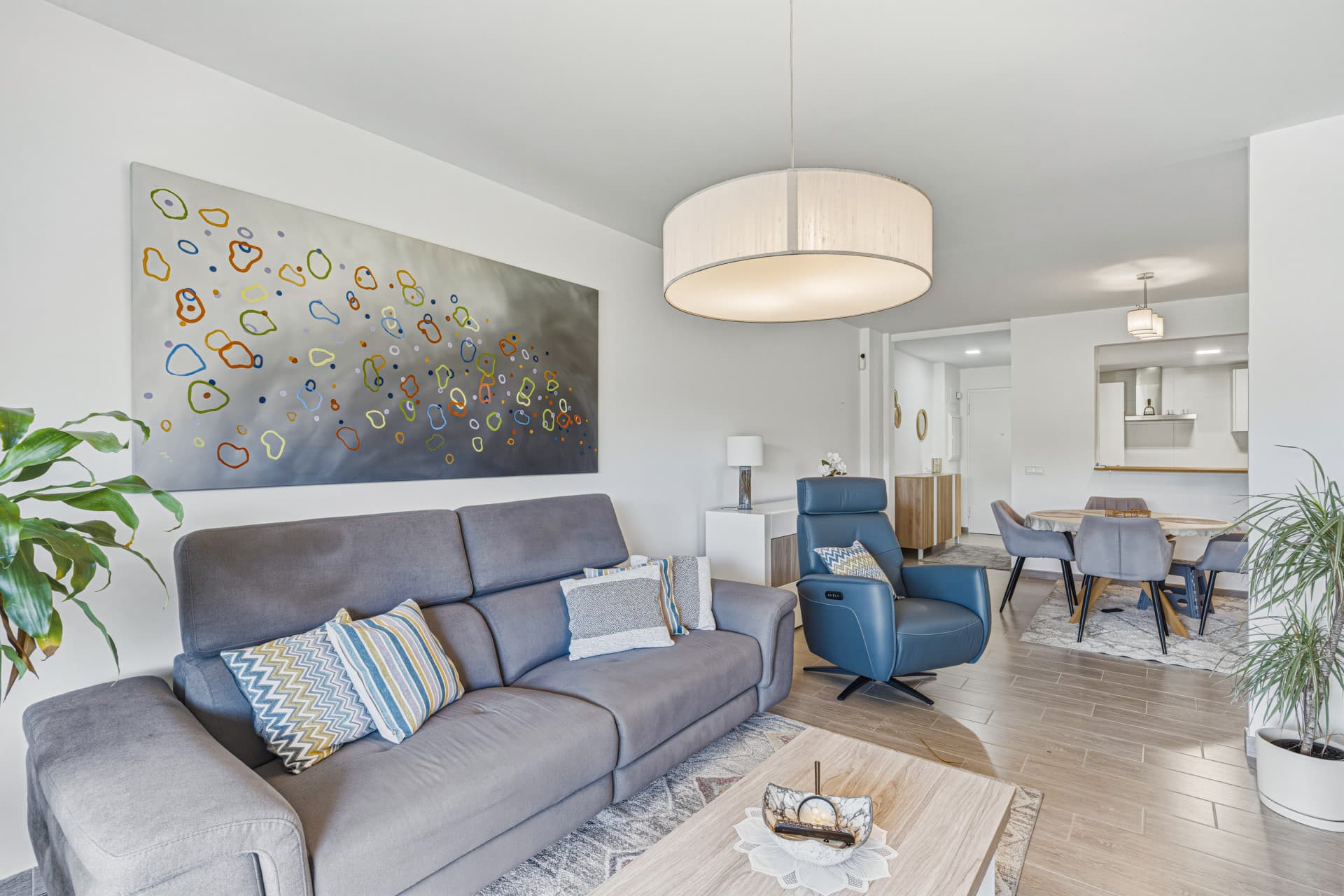Vacker, två sovrum bottenvåning, trädgårdslägenhet ligger inom den eftertraktade gated community av El Lagar i La Cala de Mijas