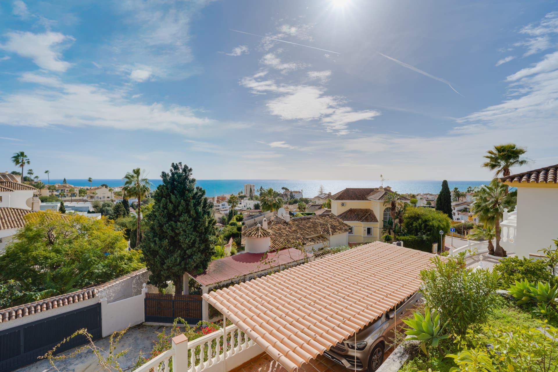 Utmärkt reformmöjligheter - vacker söderläge, tre sovrum Villa ligger i Riviera del Sol, Mijas Costa