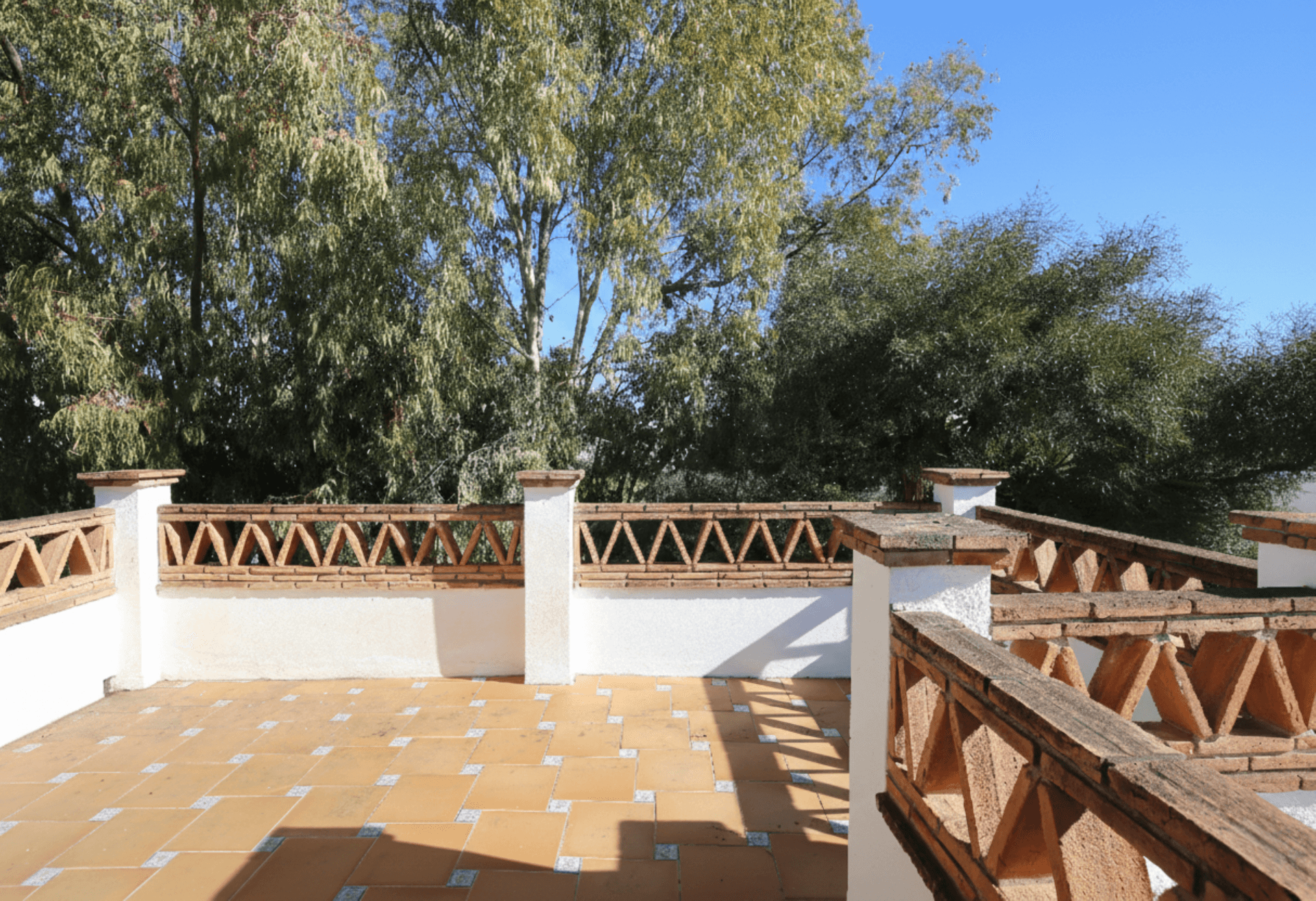 Charmig fyra sovrum Semi-Detached House nära stranden i Calypso, Mijas Costa